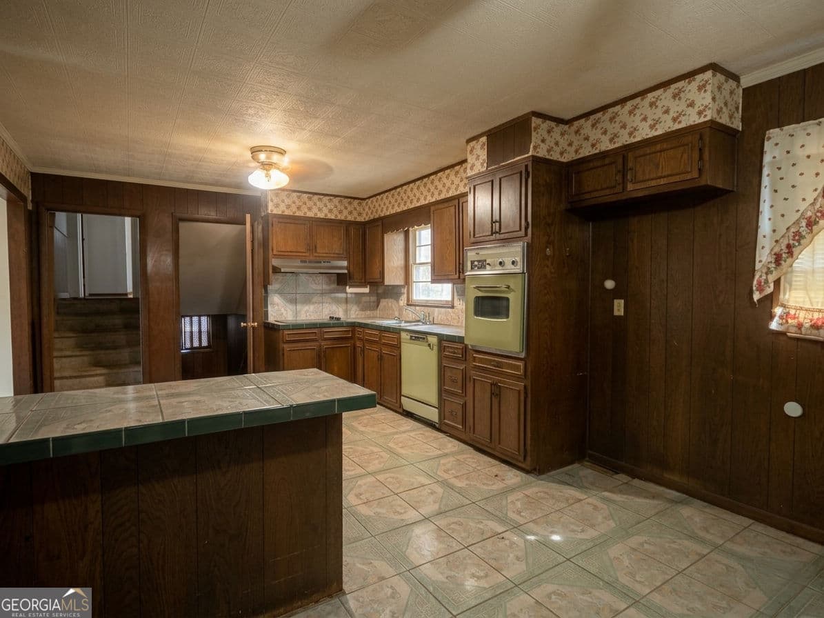 3 bedroom, 1.5 bathroom, 1,652 sq ft single family residence for sale at 279 Timberland Trail, Riverdale, GA 30274 — photo 5
