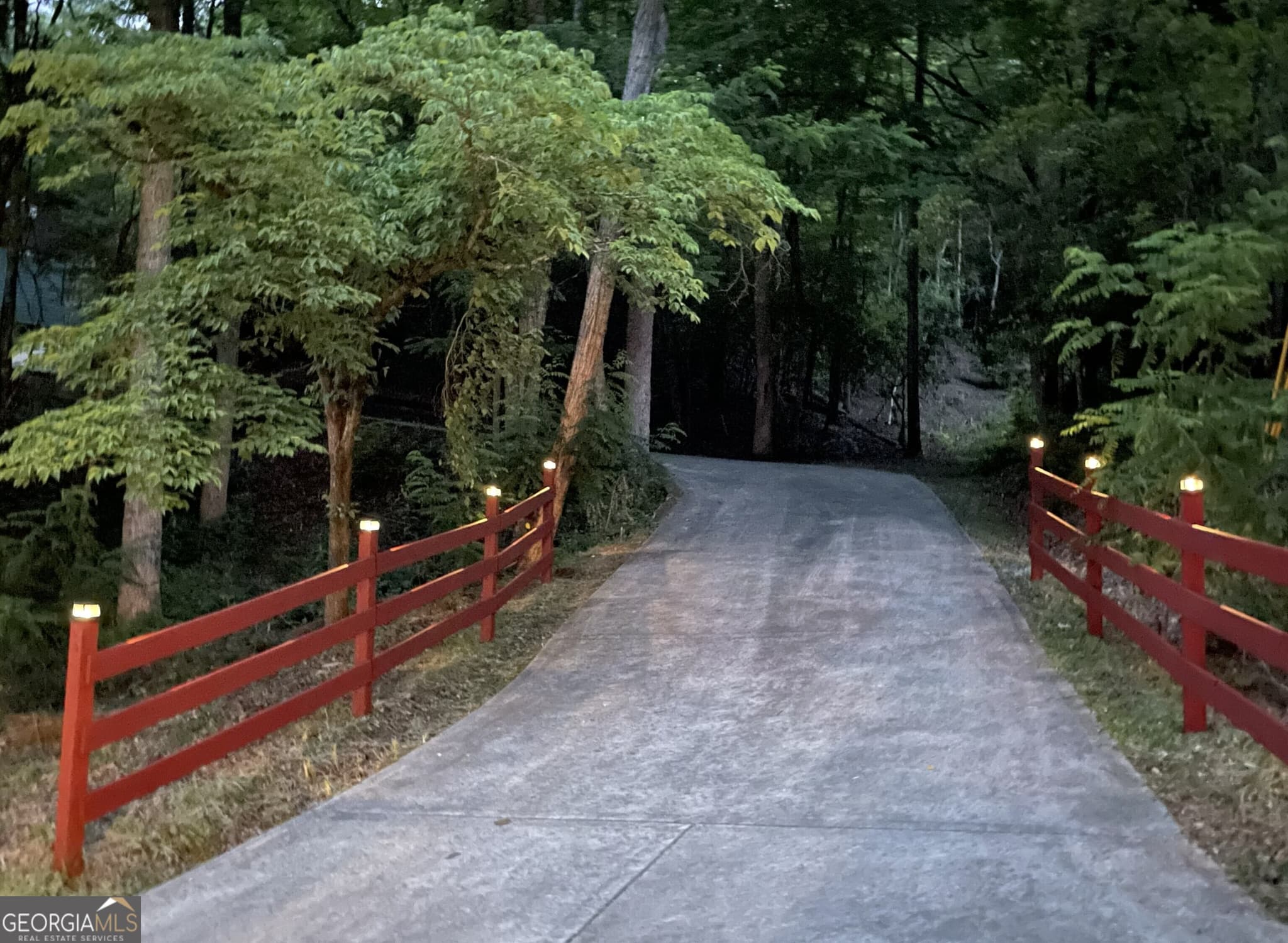2 bedroom, 1 bathroom, 864 sq ft cabin,single family residence for sale at 4777 Laurel Mountain Road, Hiawassee, GA 30546 — photo 7