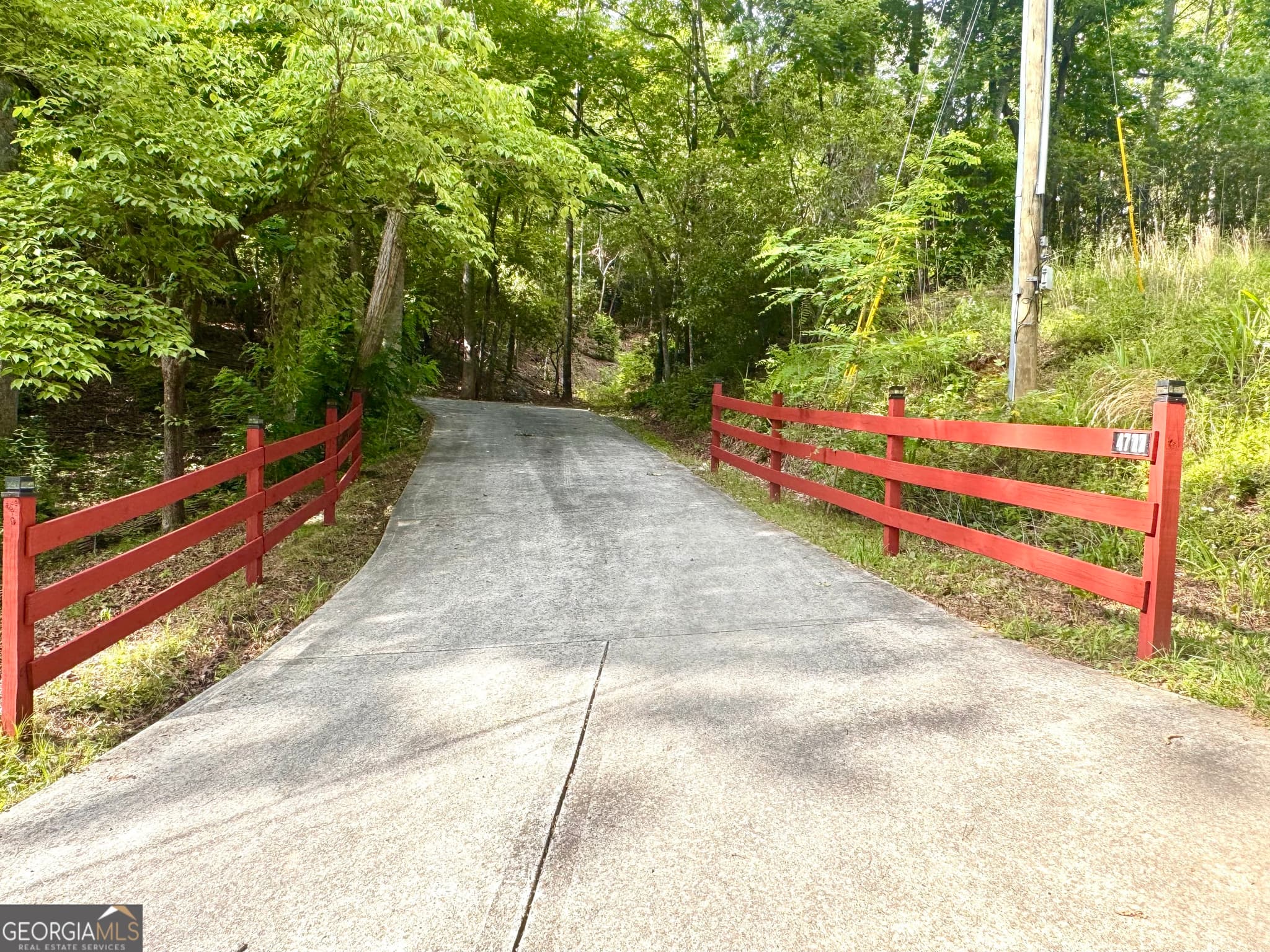 2 bedroom, 1 bathroom, 864 sq ft cabin,single family residence for sale at 4777 Laurel Mountain Road, Hiawassee, GA 30546 — photo 5