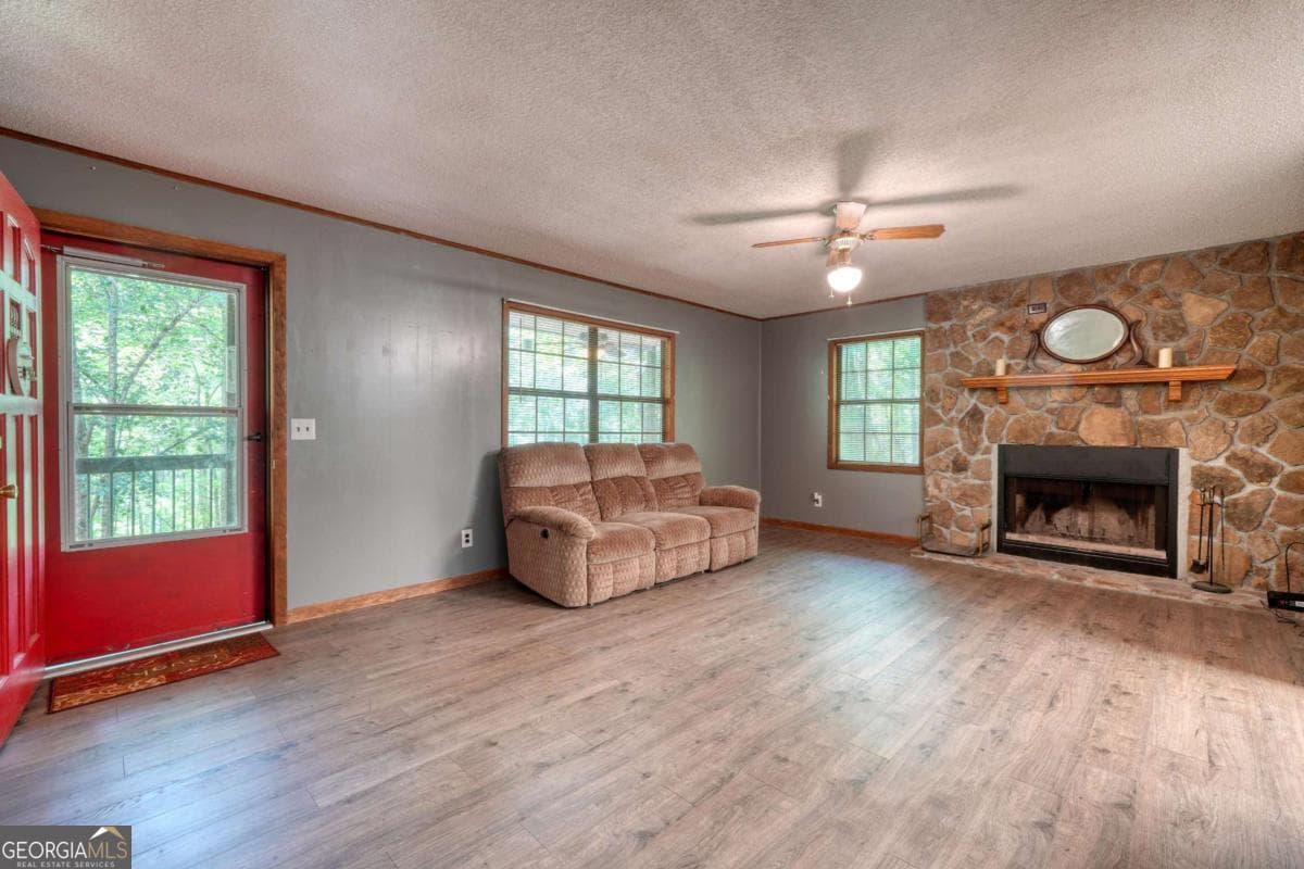 2 bedroom, 1 bathroom, 864 sq ft cabin,single family residence for sale at 4777 Laurel Mountain Road, Hiawassee, GA 30546 — photo 4