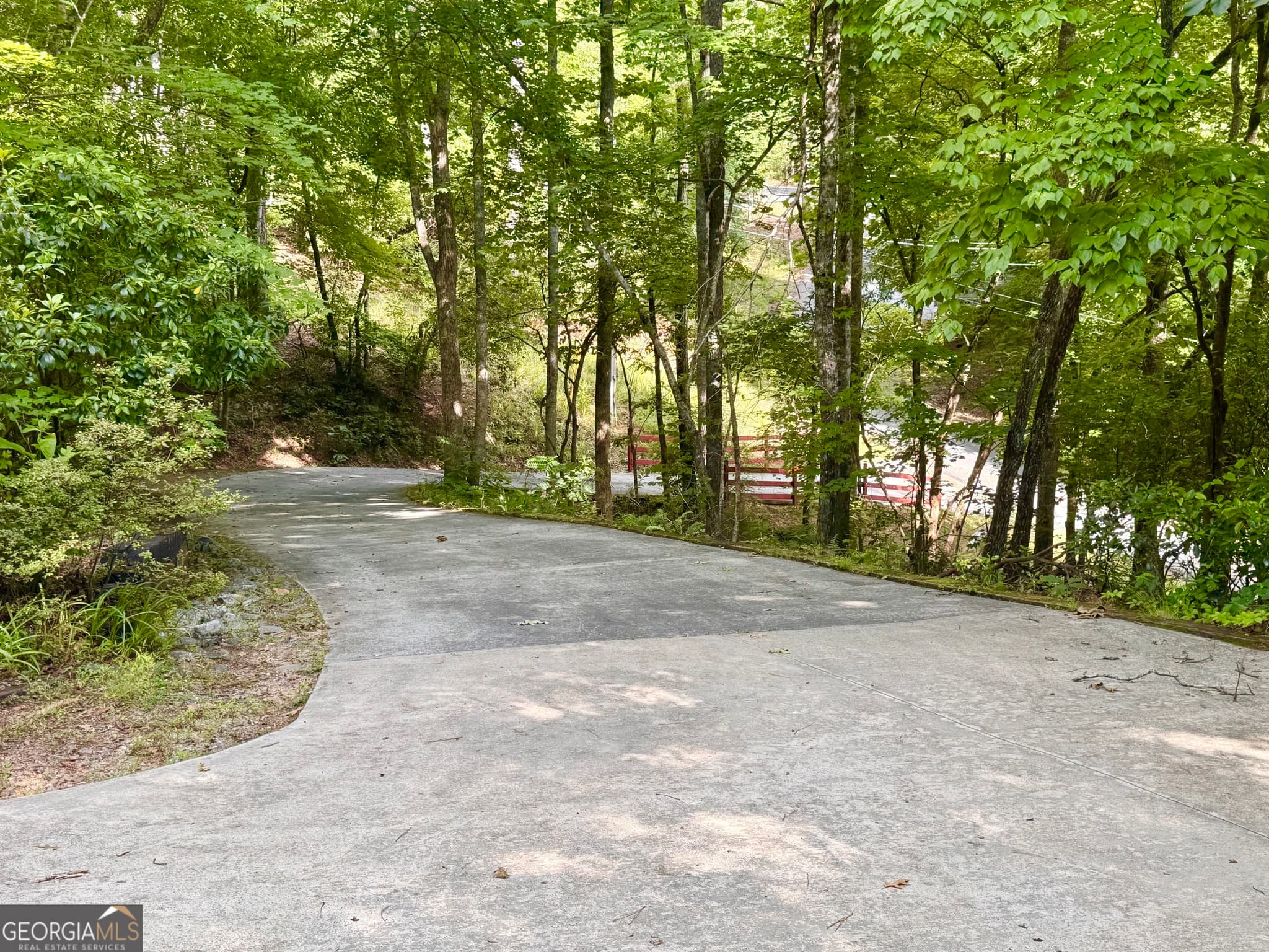 2 bedroom, 1 bathroom, 864 sq ft cabin,single family residence for sale at 4777 Laurel Mountain Road, Hiawassee, GA 30546 — photo 8