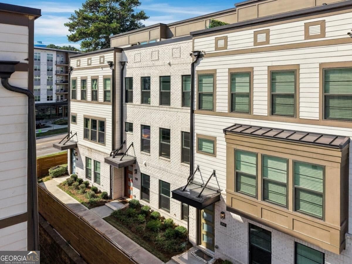 3 bedroom, 4 bathroom, 2,512 sq ft townhouse for rent at 1045 Burnside Road, Atlanta, GA 30318 for $4,995 a month — photo 1 of 43