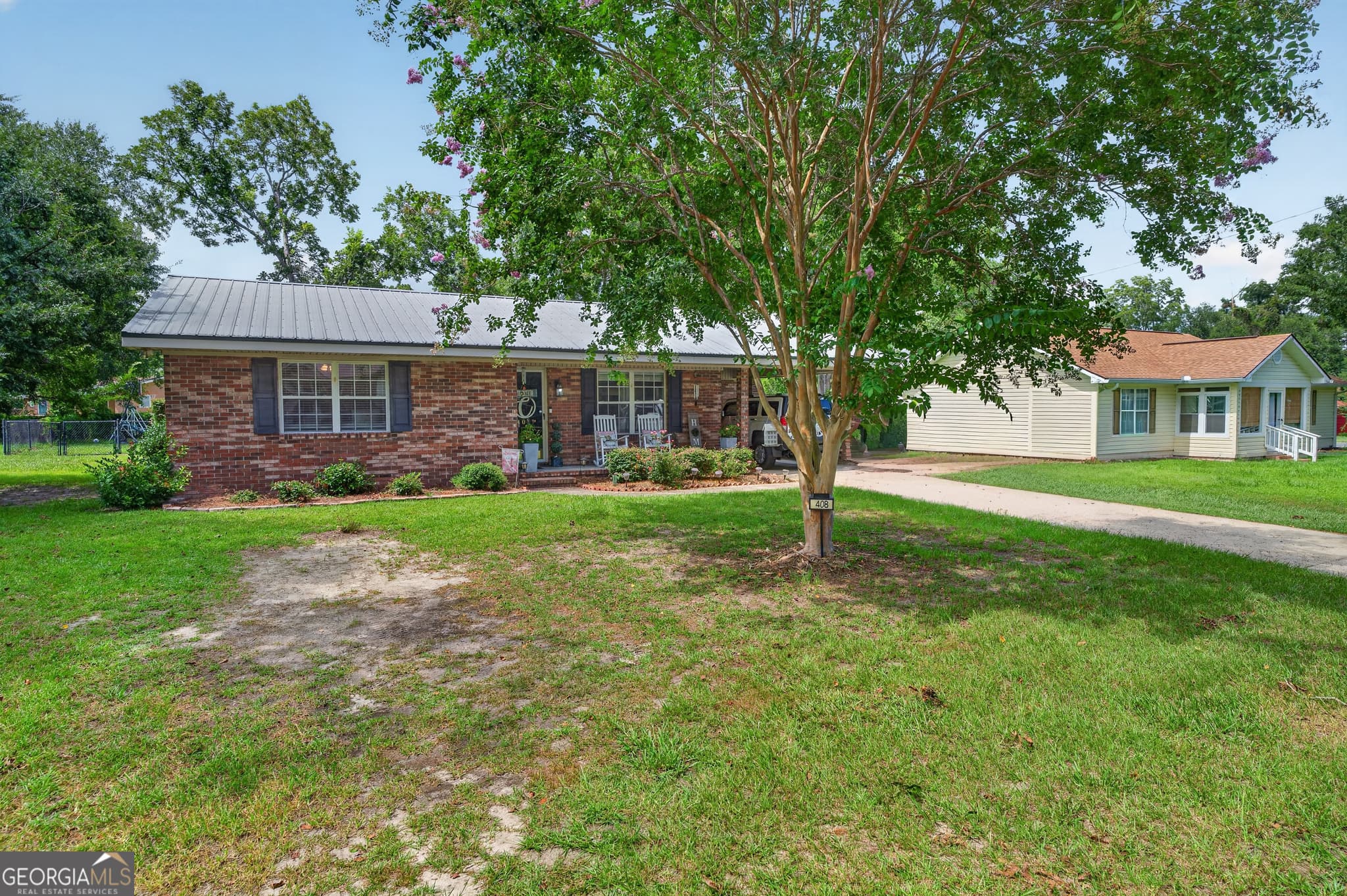 3 bedroom, 2 bathroom, 1,769 sq ft single family residence for sale at 408 McGregor Street, Blackshear, GA 31516 — photo 2