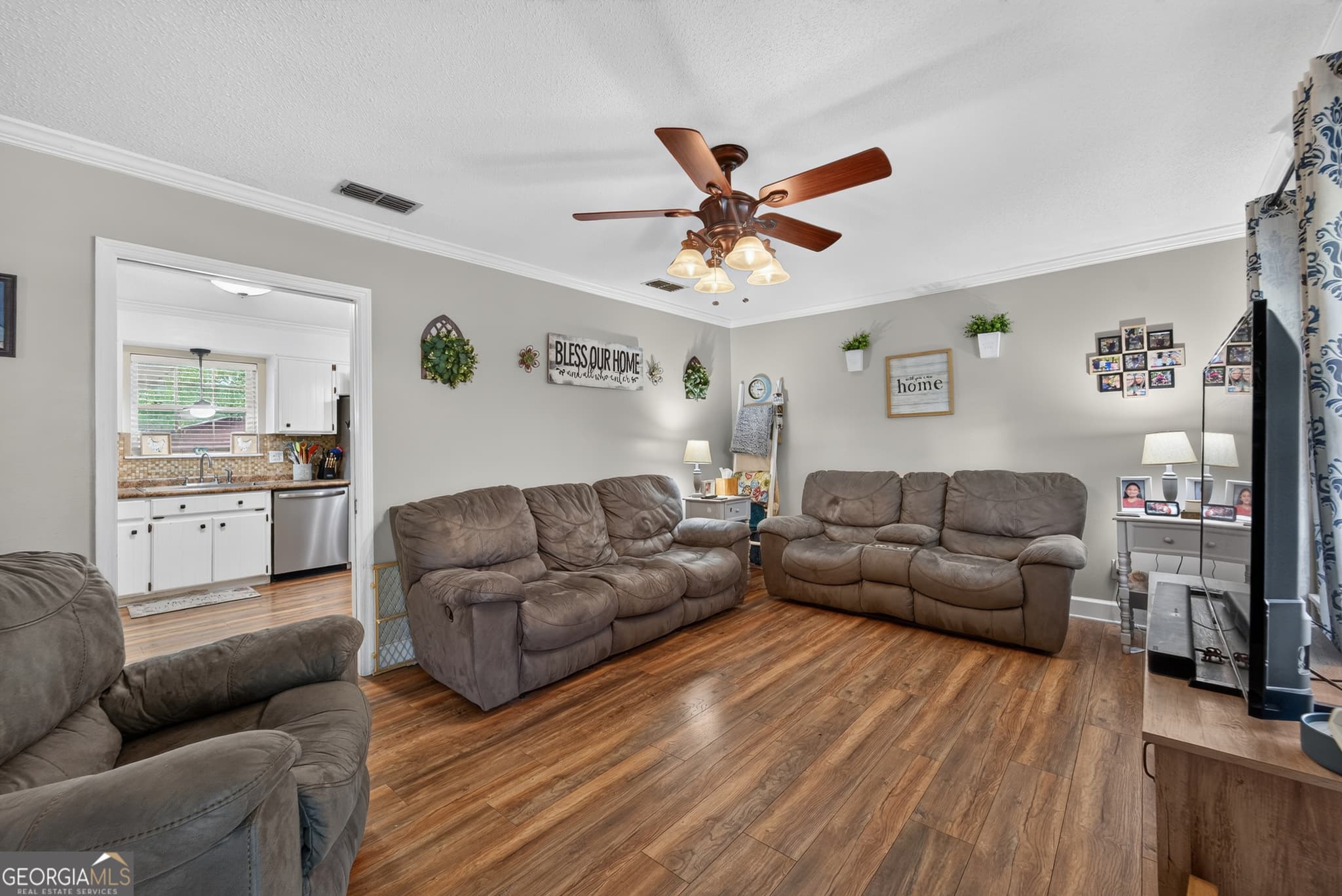 3 bedroom, 2 bathroom, 1,769 sq ft single family residence for sale at 408 McGregor Street, Blackshear, GA 31516 — photo 6