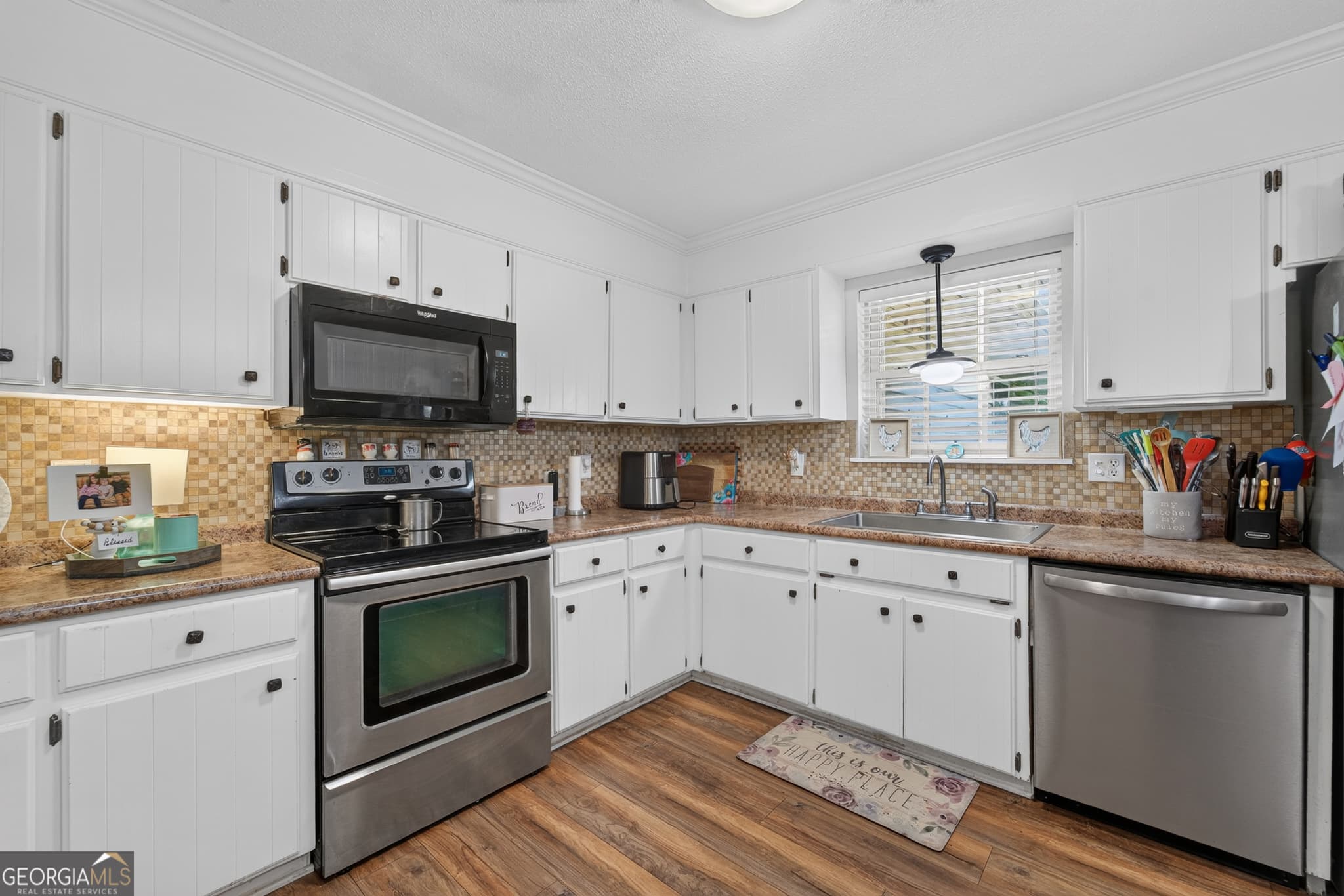 3 bedroom, 2 bathroom, 1,769 sq ft single family residence for sale at 408 McGregor Street, Blackshear, GA 31516 — photo 7