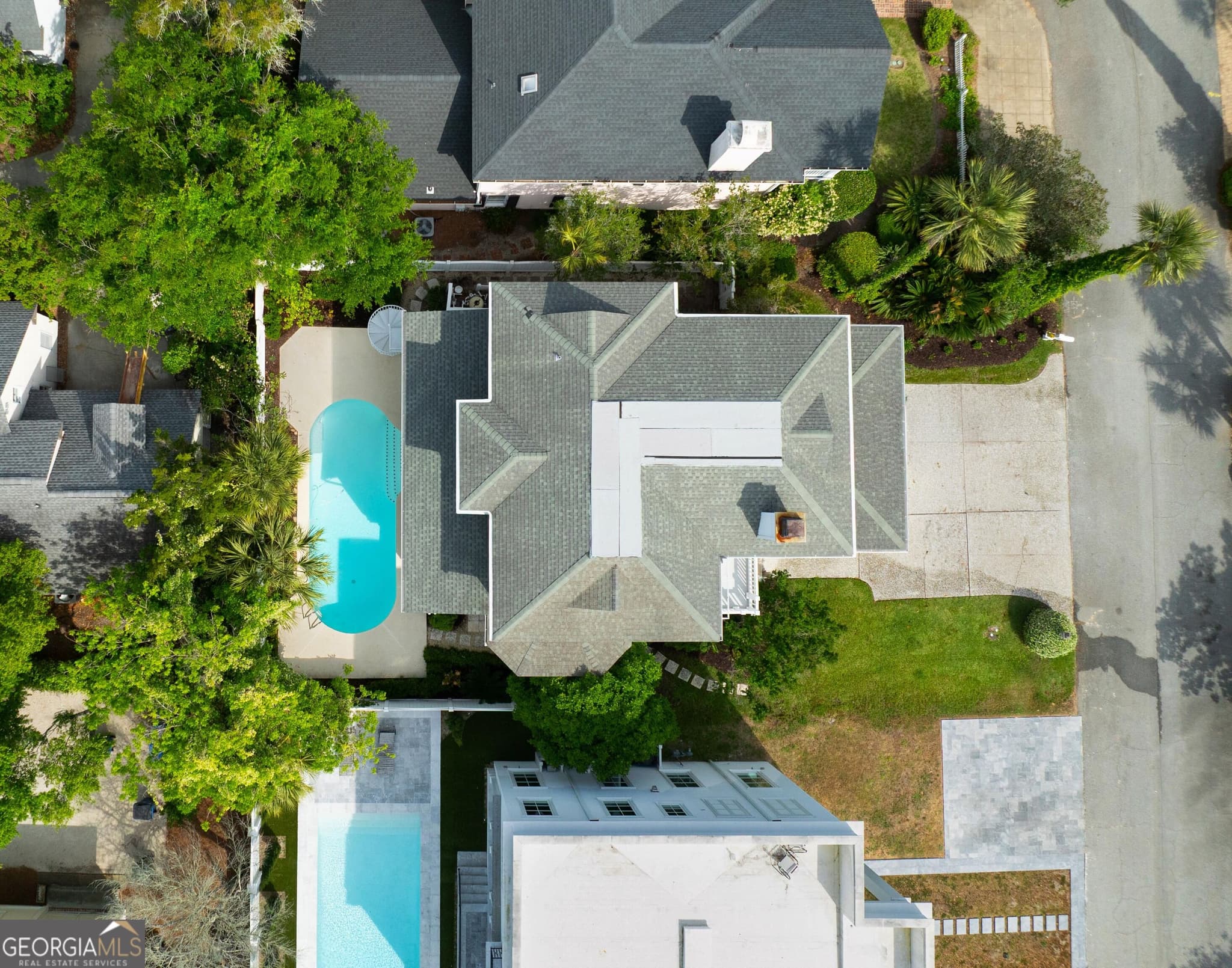 4 bedroom, 3.5 bathroom, 3,392 sq ft single family residence for sale at 105 Strachan Lane, Saint Simons Island, GA 31522 — photo 4