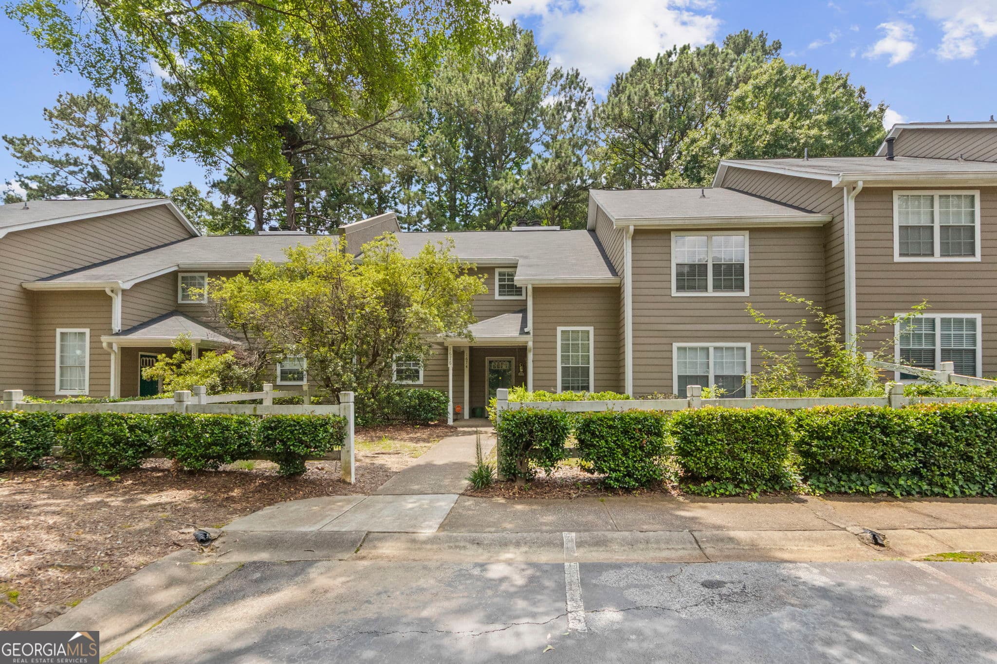 2 bedroom, 2 bathroom, 1,352 sq ft loft,condominium sold at 1676 Northridge Drive, Morrow, GA 30260