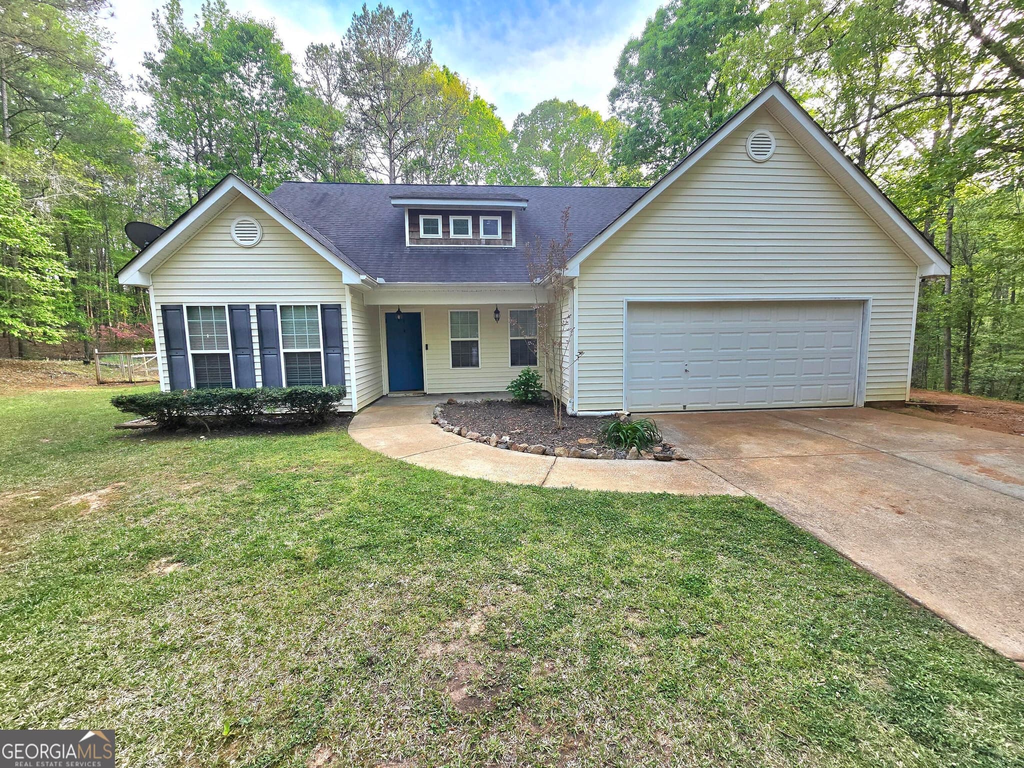 3 bedroom, 2 bathroom, 1,659 sq ft single family residence sold at 64 Shadow Court, Palmetto, GA 30268