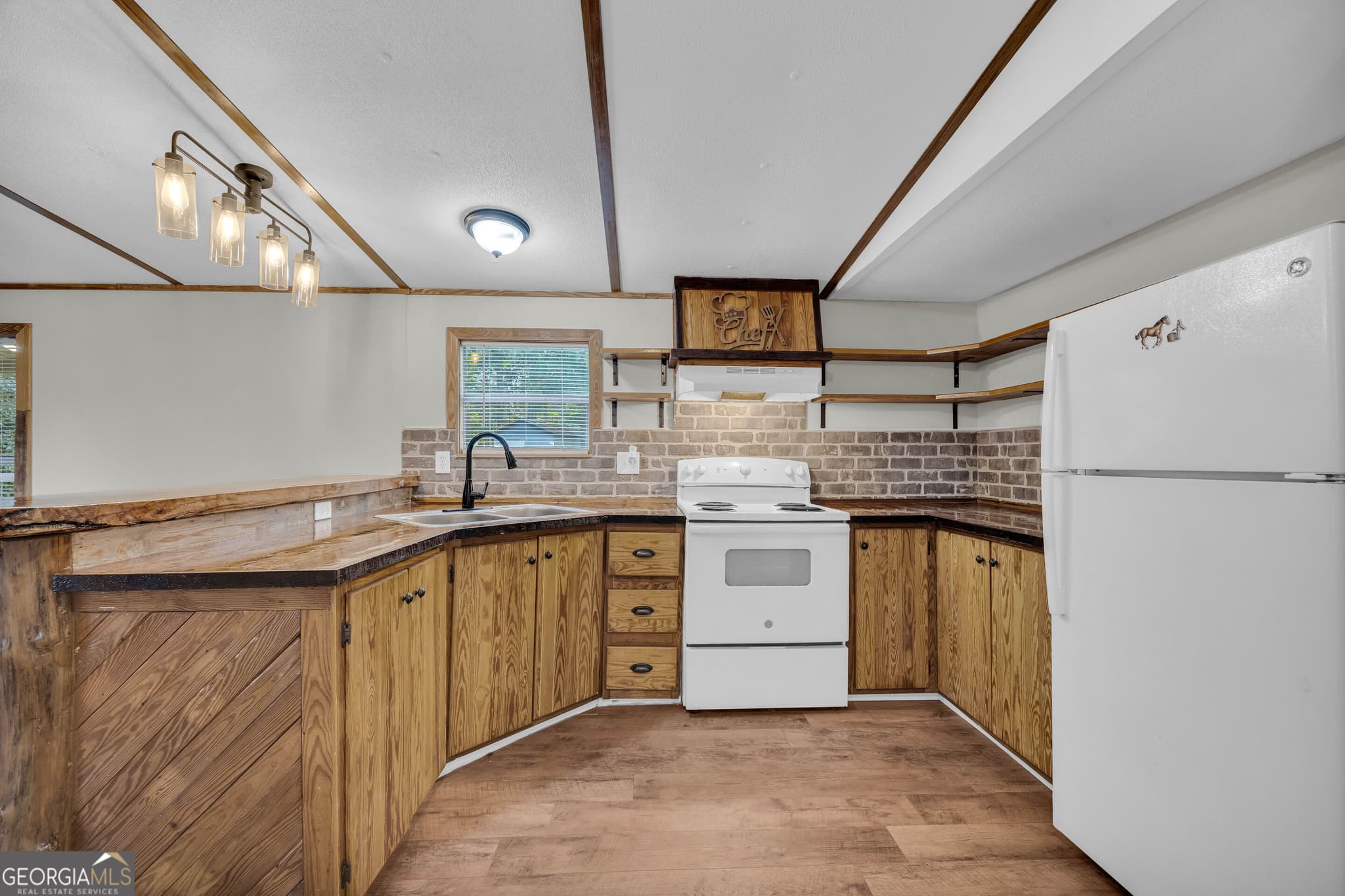 2 bedroom, 2 bathroom, 924 sq ft manufactured home,single family residence for sale at 367 Griffin Road, Martin, GA 30557 — photo 7