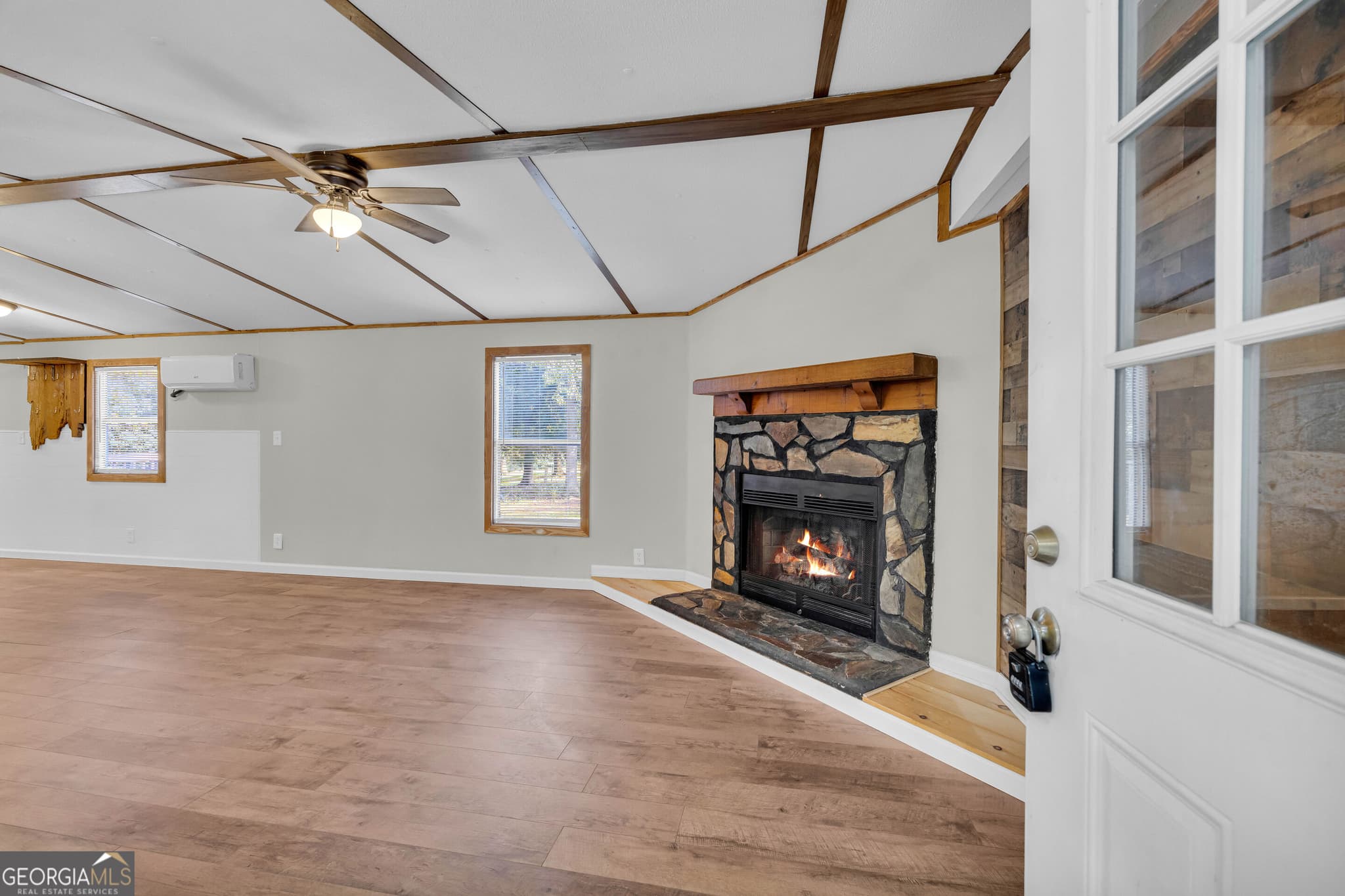 2 bedroom, 2 bathroom, 924 sq ft manufactured home,single family residence for sale at 367 Griffin Road, Martin, GA 30557 — photo 5