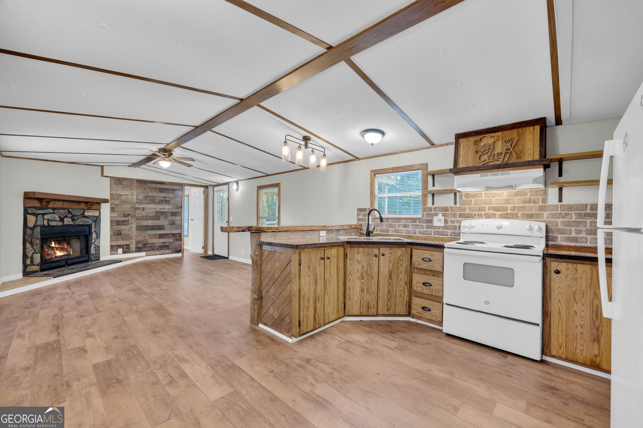 2 bedroom, 2 bathroom, 924 sq ft manufactured home,single family residence for sale at 367 Griffin Road, Martin, GA 30557 — photo 8