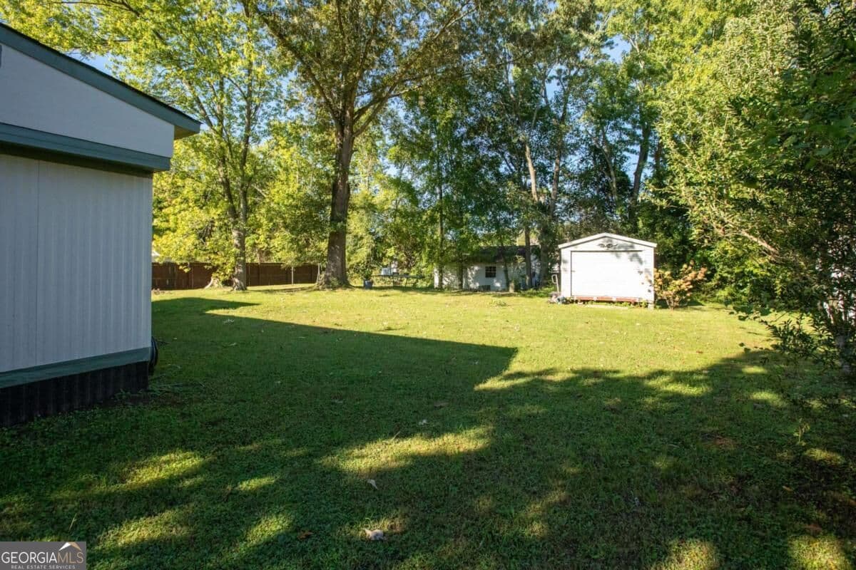 2 bedroom, 1 bathroom manufactured home,single family residence for sale at 945 Avenue, Dalton, GA 30721 — photo 7