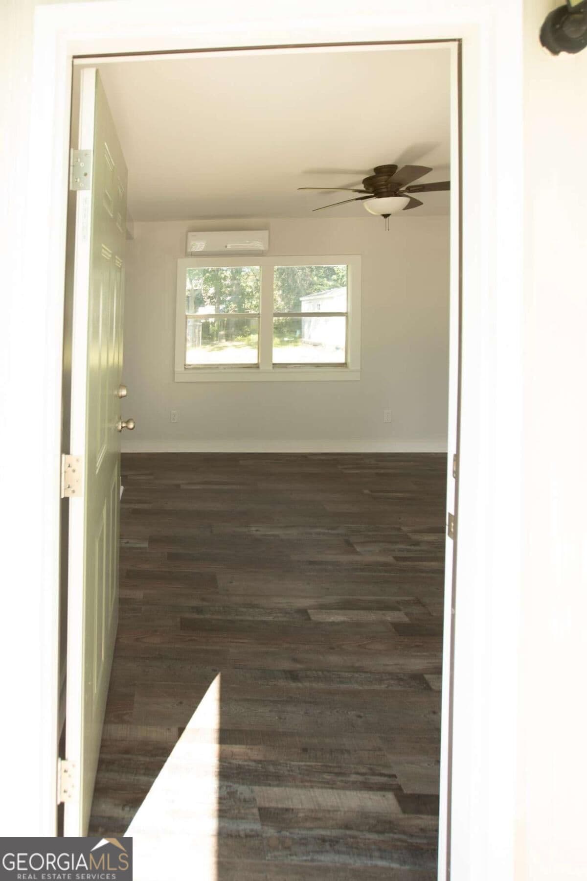 2 bedroom, 1 bathroom manufactured home,single family residence for sale at 945 Avenue, Dalton, GA 30721 — photo 8