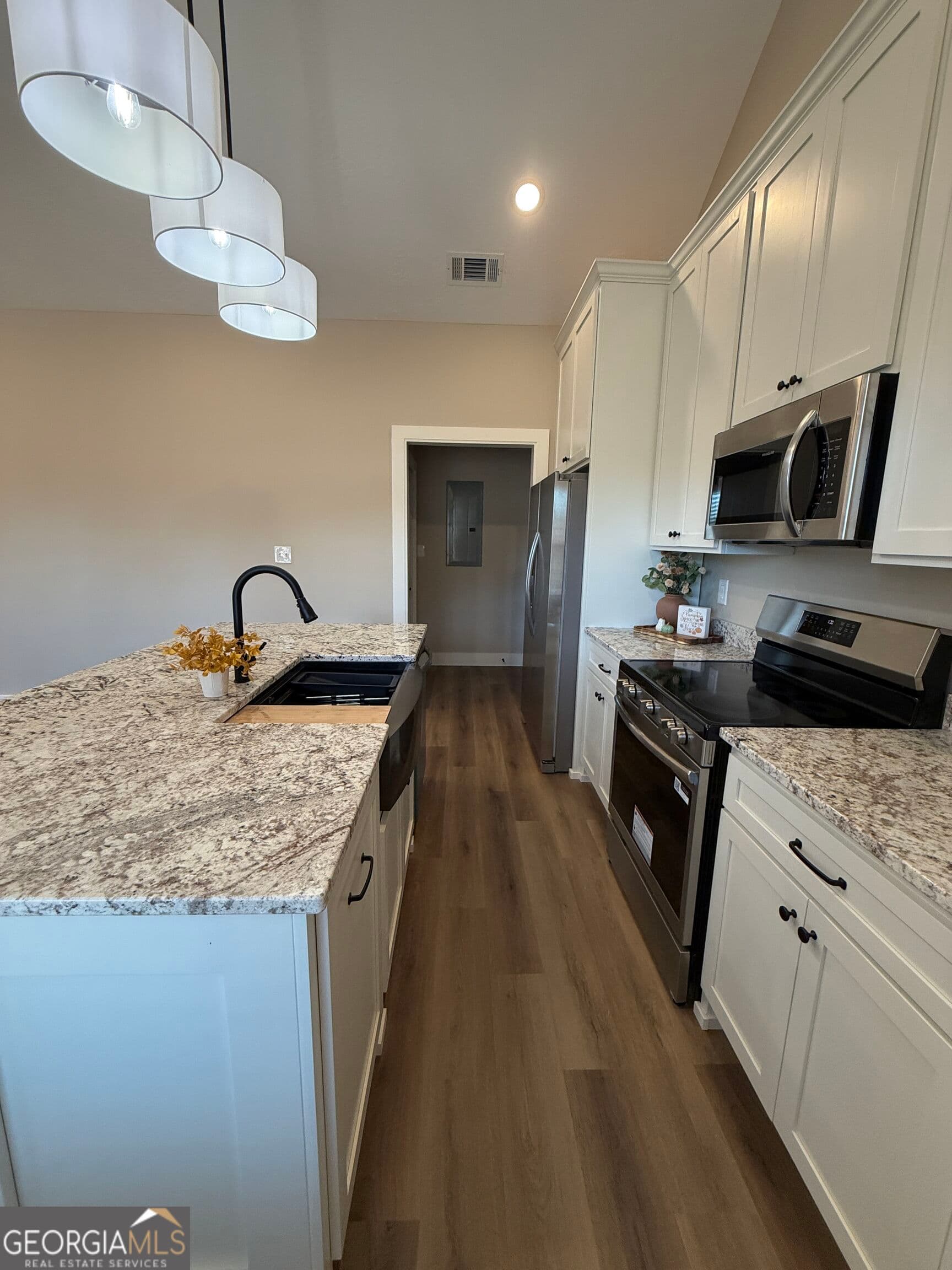 3 bedroom, 2 bathroom, 1,185 sq ft single family residence under contract at 2578 Wrightsboro Road, Thomson, GA 30824 — photo 7
