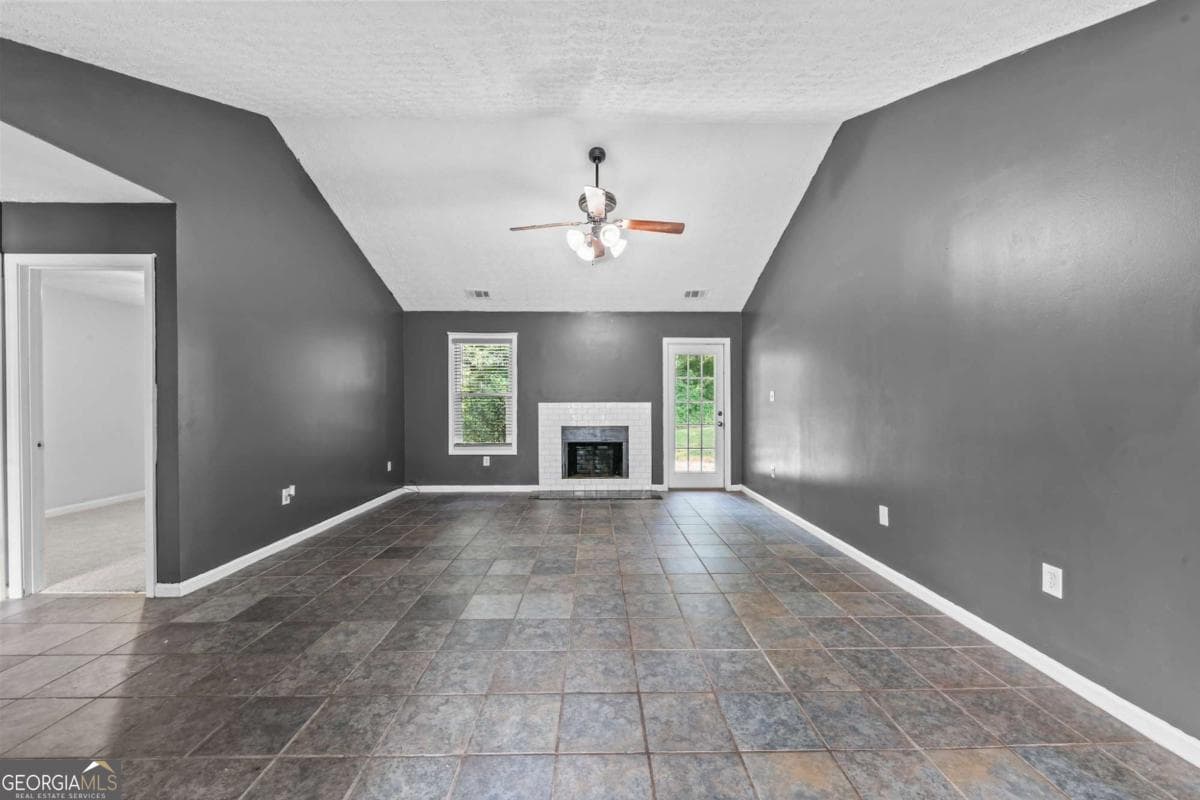 4 bedroom, 2 bathroom, 2,100 sq ft single family residence for sale at 185 Jimmy Reynolds Drive, Jefferson, GA 30549 — photo 3