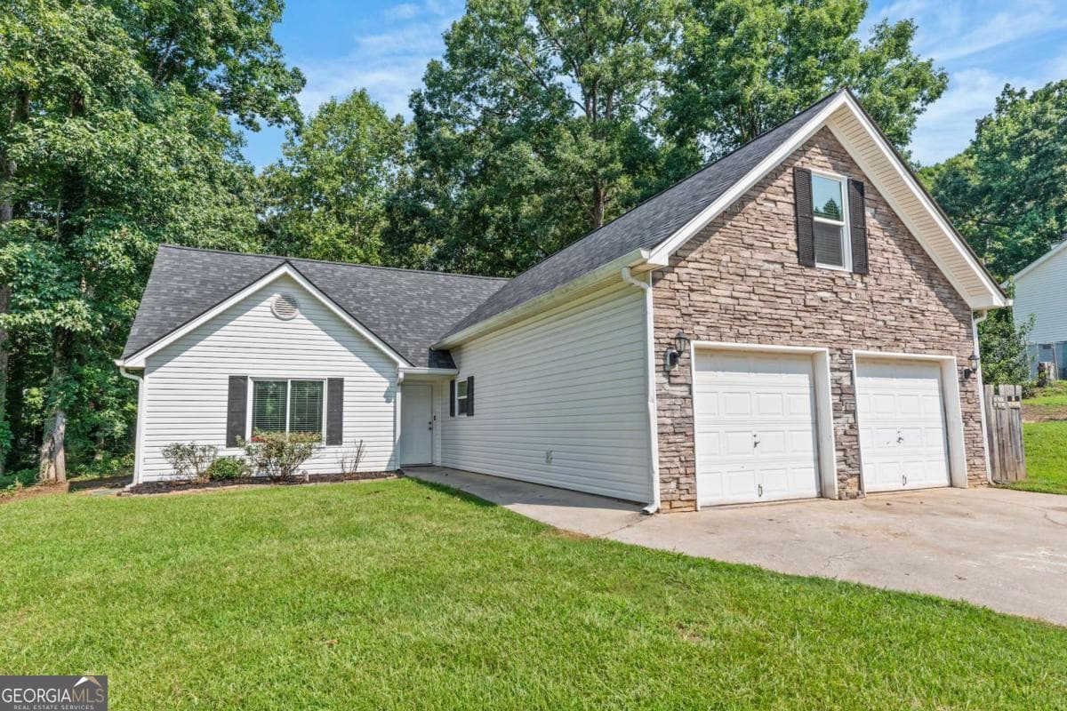 4 bedroom, 2 bathroom, 2,100 sq ft single family residence for sale at 185 Jimmy Reynolds Drive, Jefferson, GA 30549 — photo 1 of 50