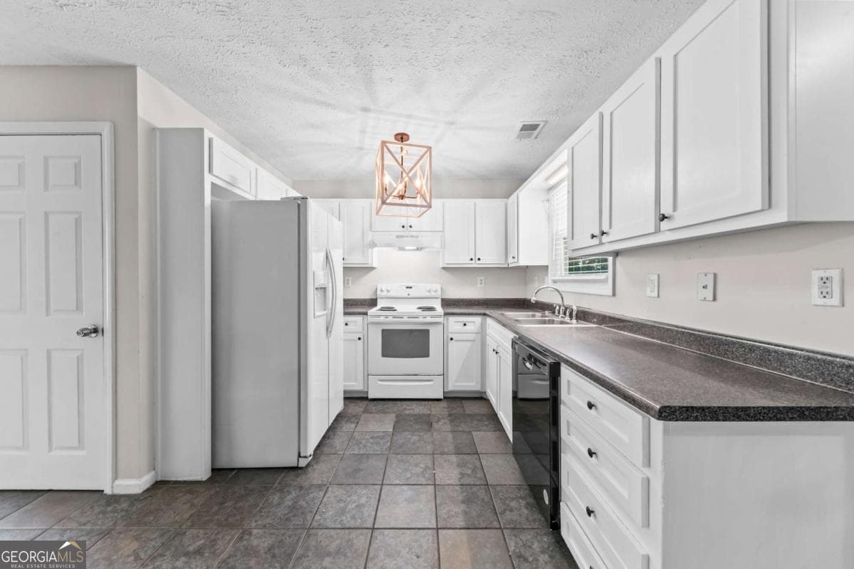 4 bedroom, 2 bathroom, 2,100 sq ft single family residence for sale at 185 Jimmy Reynolds Drive, Jefferson, GA 30549 — photo 10