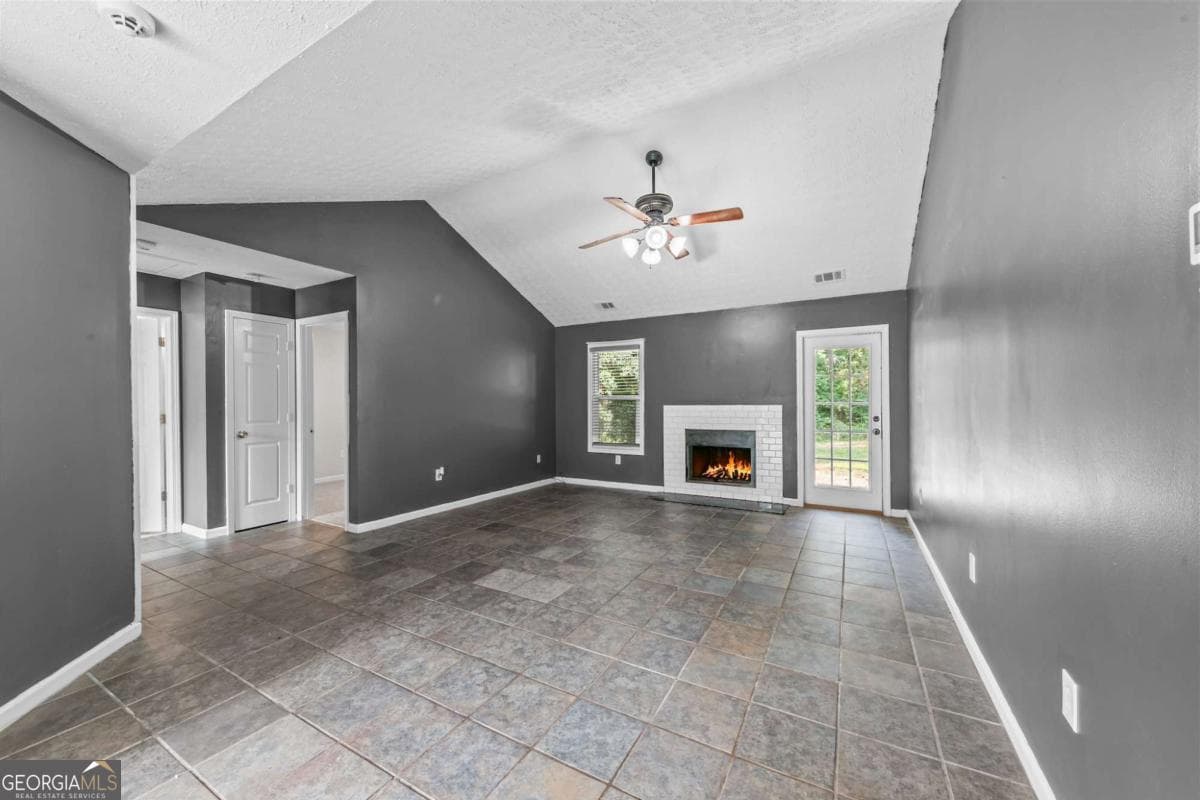 4 bedroom, 2 bathroom, 2,100 sq ft single family residence for sale at 185 Jimmy Reynolds Drive, Jefferson, GA 30549 — photo 4