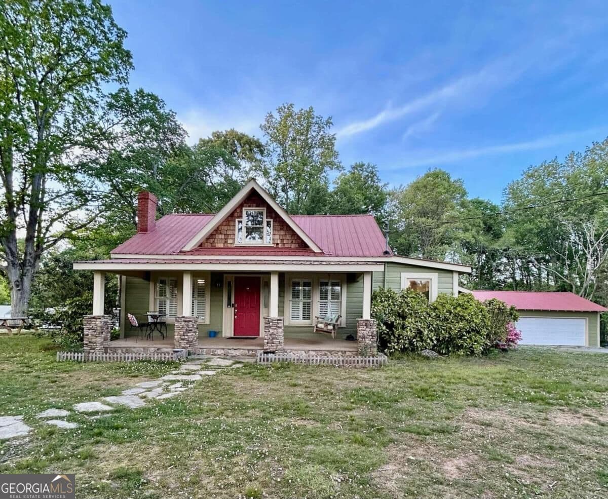 3 bedroom, 2 bathroom, 1,913 sq ft single family residence for sale at 1401 Alec Mountain Road, Clarkesville, GA 30523 — photo 3