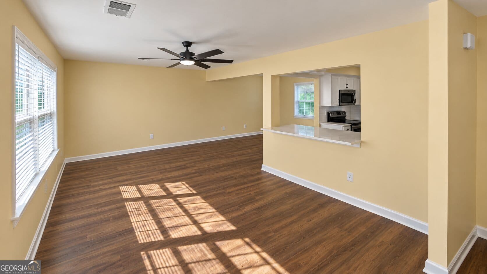 4 bedroom, 2.5 bathroom, 1,998 sq ft single family residence for sale at 10685 Sandpiper Road, Jonesboro, GA 30238 — photo 6