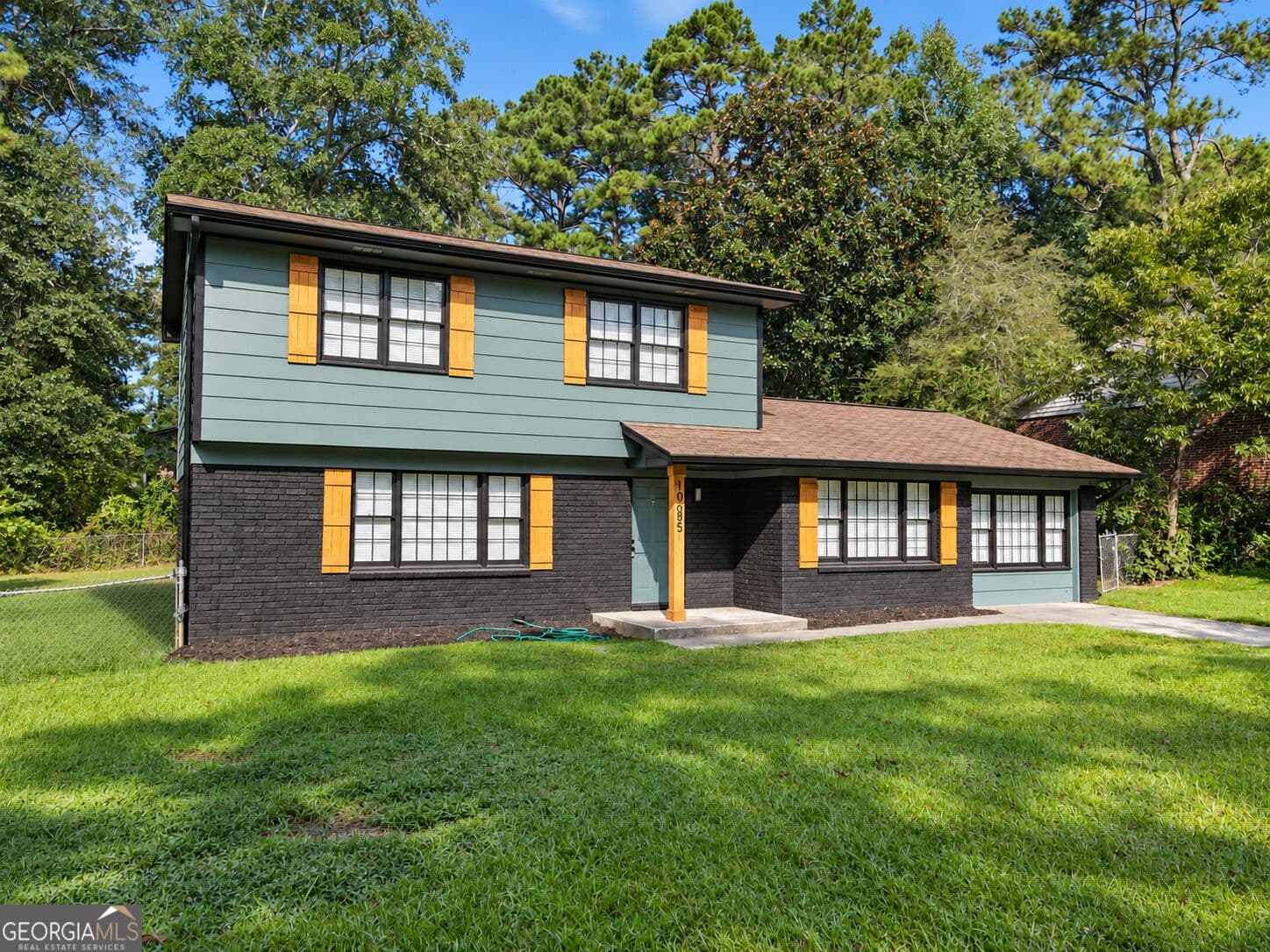 4 bedroom, 2.5 bathroom, 1,998 sq ft single family residence for sale at 10685 Sandpiper Road, Jonesboro, GA 30238