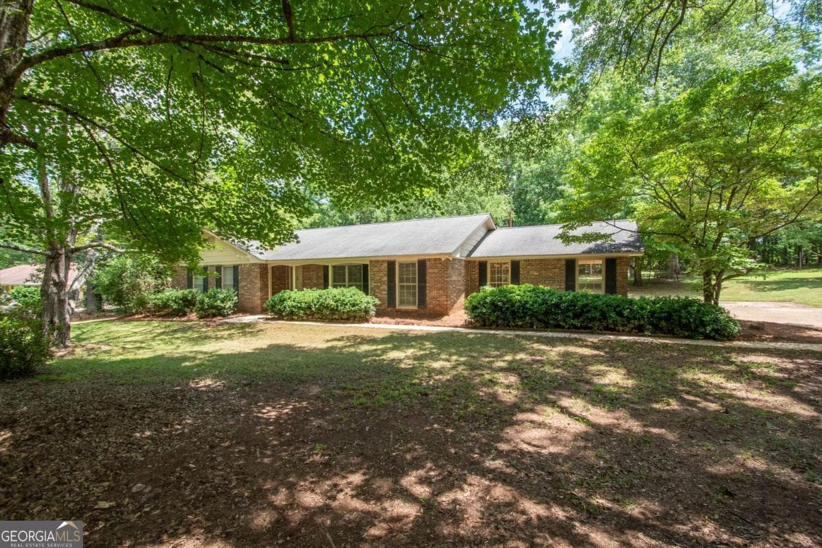 3 bedroom, 2 bathroom, 1,800 sq ft single family residence for sale at 308 Sullivan Circle, Pine Mountain, GA 31822 — photo 2