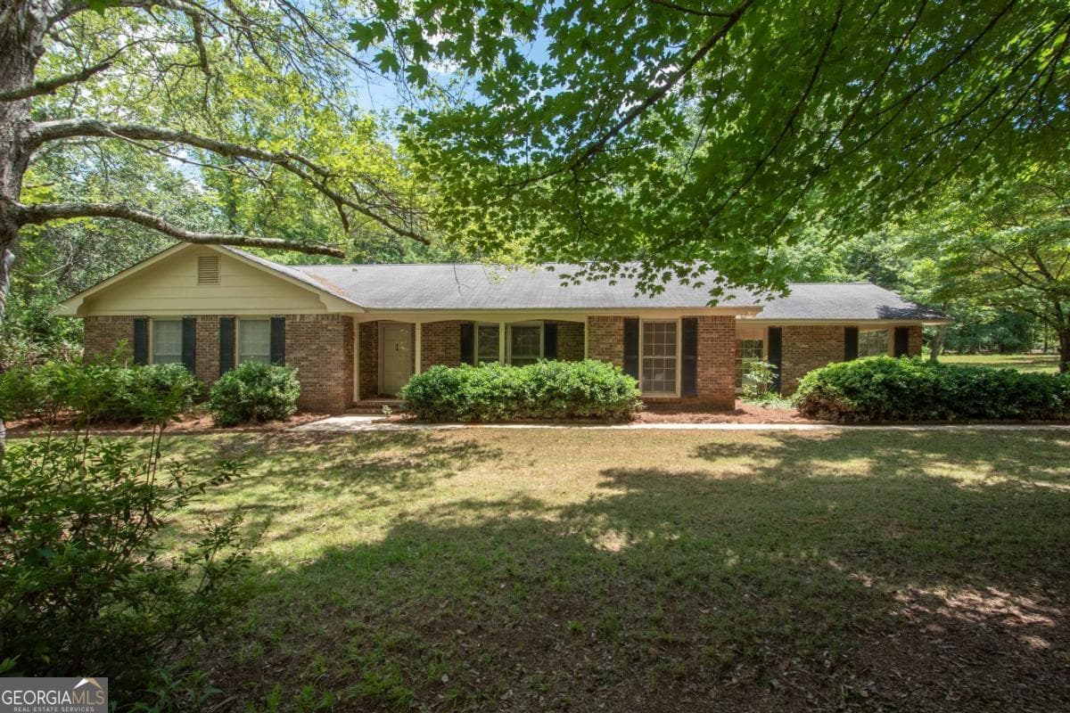 3 bedroom, 2 bathroom, 1,800 sq ft single family residence for sale at 308 Sullivan Circle, Pine Mountain, GA 31822