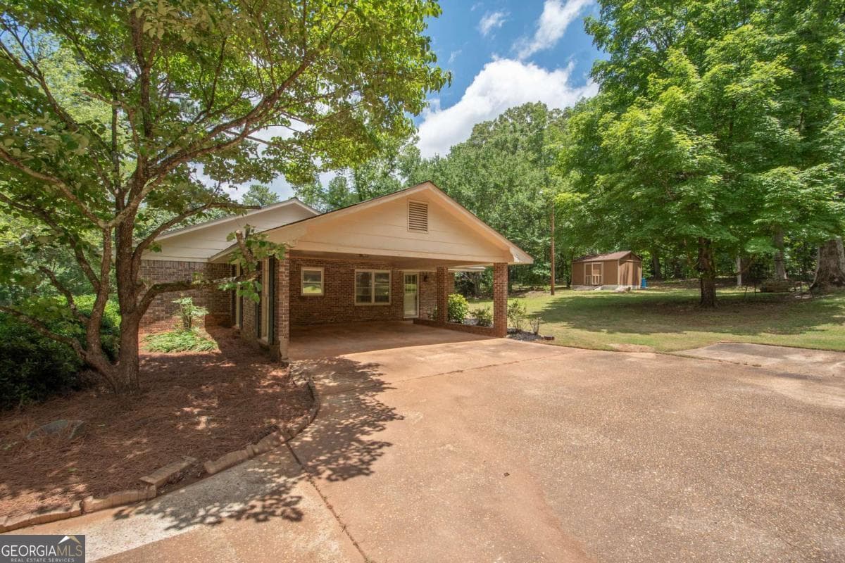 3 bedroom, 2 bathroom, 1,800 sq ft single family residence for sale at 308 Sullivan Circle, Pine Mountain, GA 31822 — photo 4