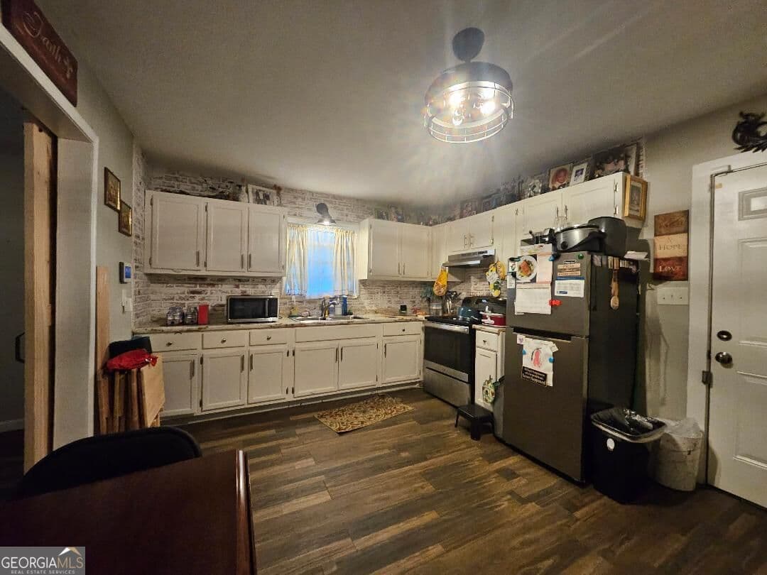 2 bedroom, 1 bathroom, 804 sq ft single family residence for sale at 2124 Southern Street, Rome, GA 30161 — photo 2