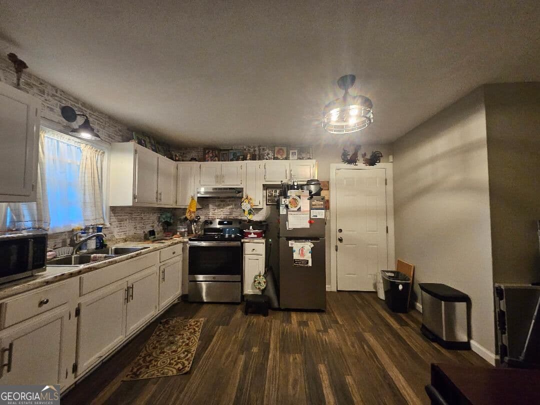 2 bedroom, 1 bathroom, 804 sq ft single family residence for sale at 2124 Southern Street, Rome, GA 30161 — photo 3
