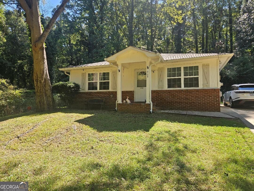 2 bedroom, 1 bathroom, 804 sq ft single family residence for sale at 2124 Southern Street, Rome, GA 30161 — photo 1 of 21