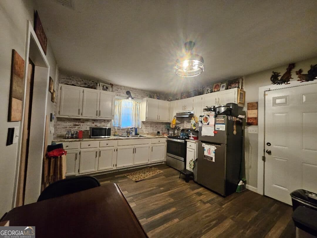 2 bedroom, 1 bathroom, 804 sq ft single family residence for sale at 2124 Southern Street, Rome, GA 30161 — photo 4