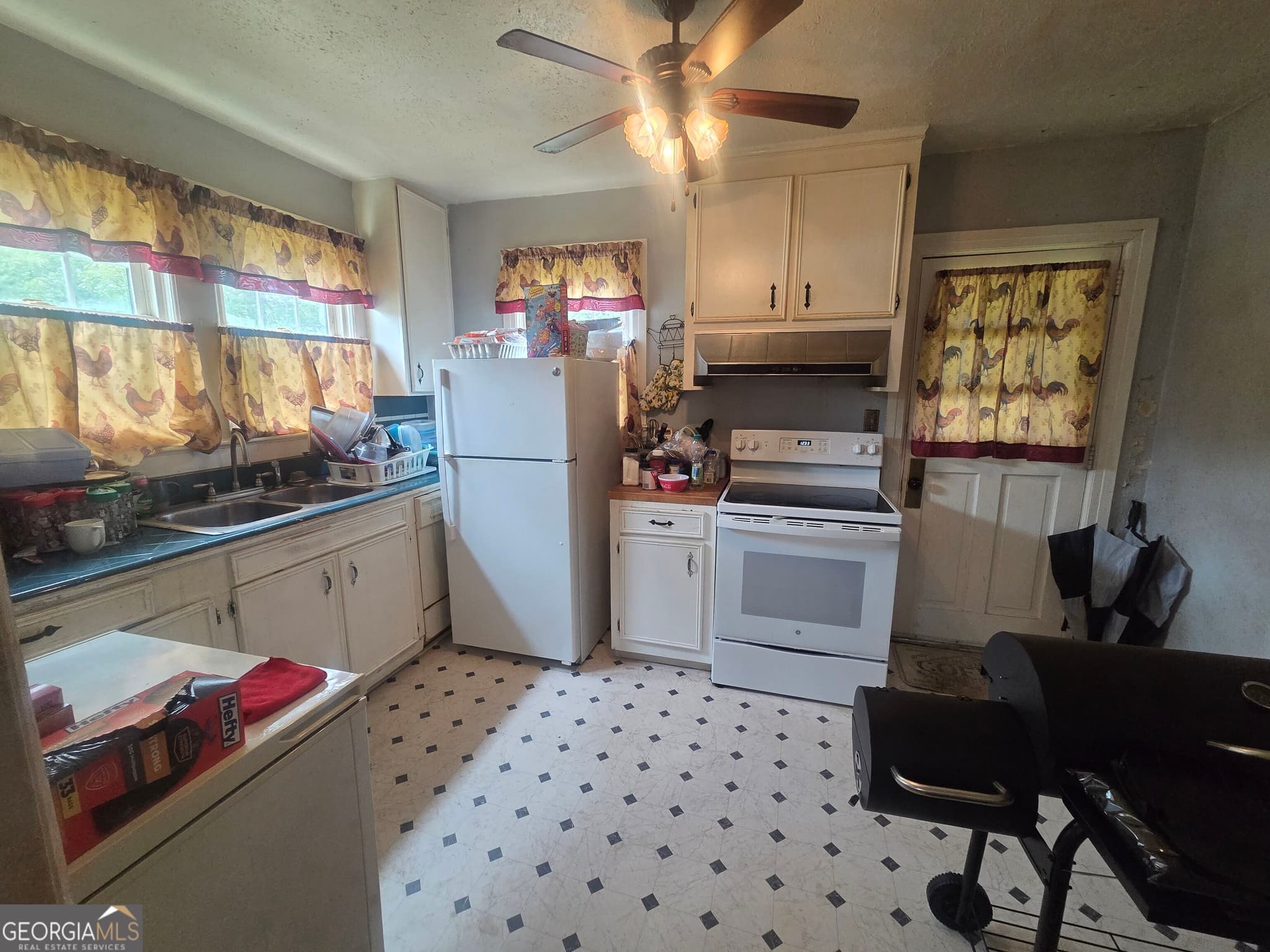 3 bedroom, 2 bathroom, 1,333 sq ft single family residence for sale at 411 E 19th Avenue, Cordele, GA 31015 — photo 8