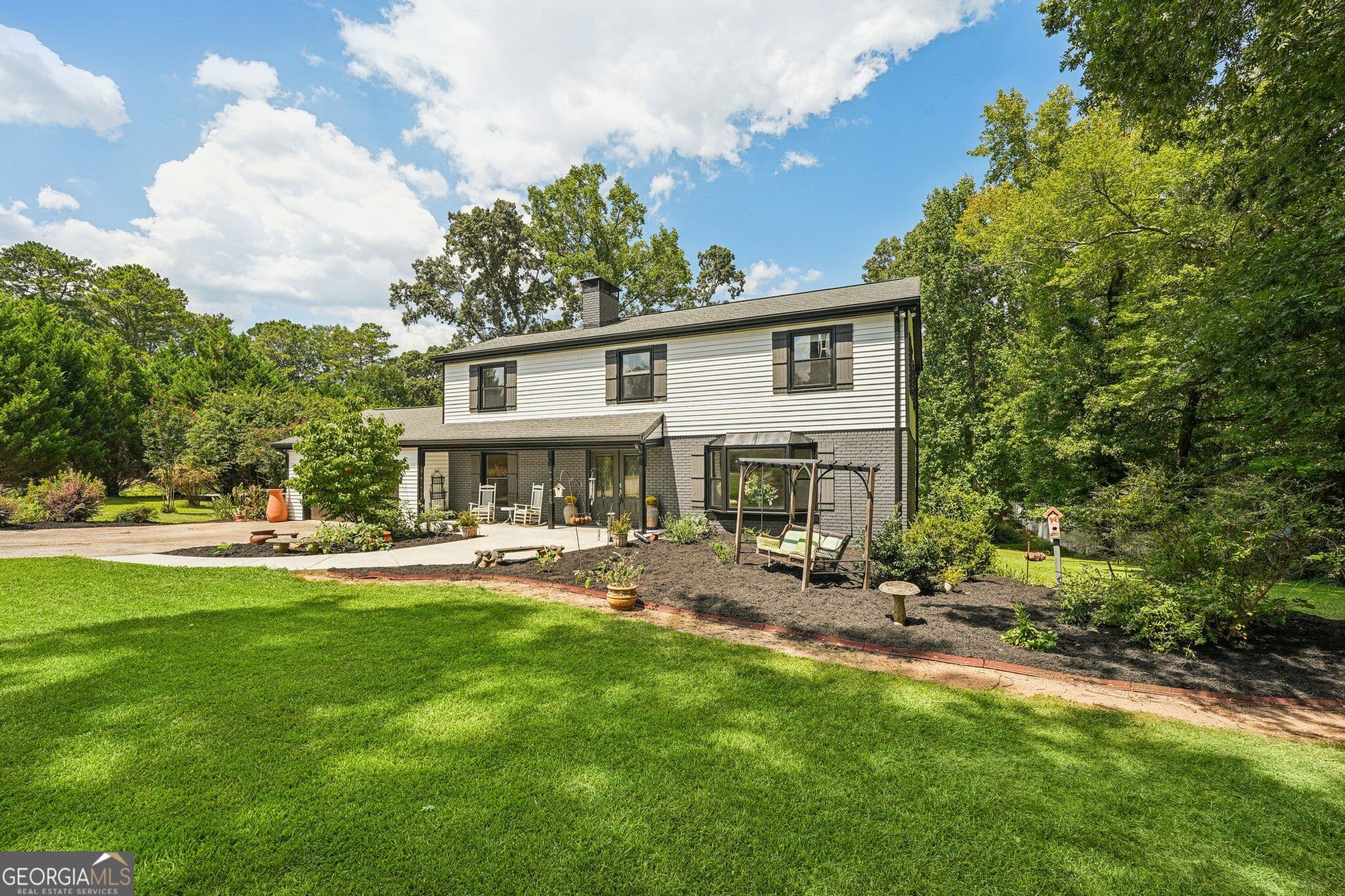 5 bedroom, 3.5 bathroom, 3,750 sq ft single family residence for sale at 524 Golf View Drive, Peachtree City, GA 30269 — photo 3
