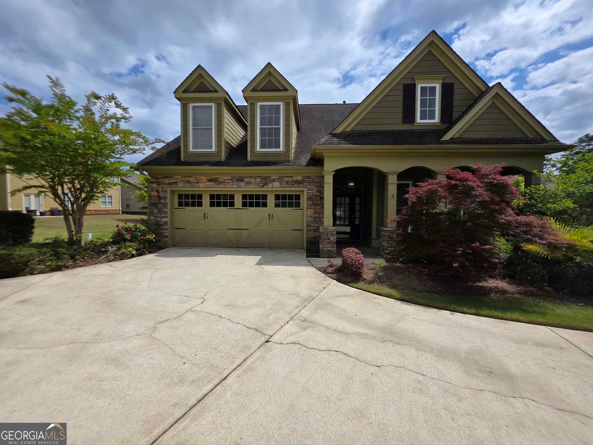 3 bedroom, 3 bathroom, 2,707 sq ft single family residence sold at 1213 Dawnview Drive, Locust Grove, GA 30248