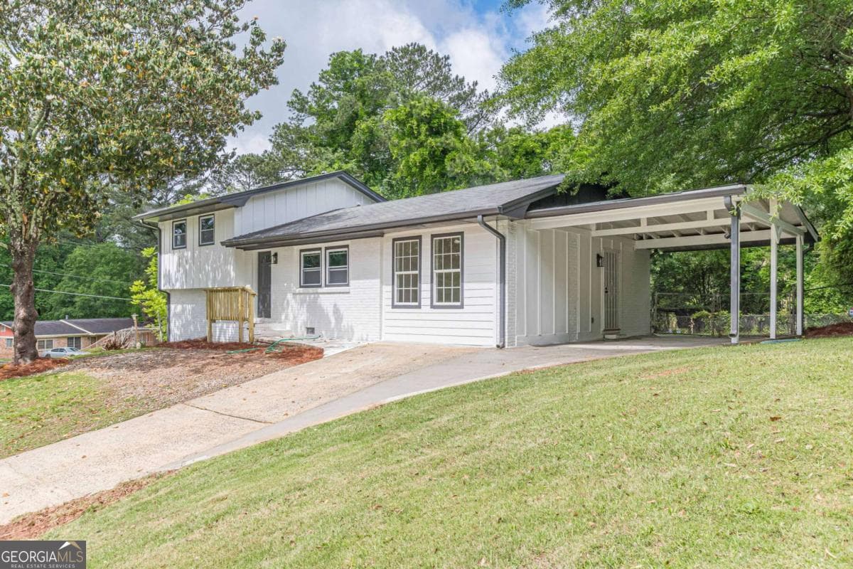 4 bedroom, 2 bathroom single family residence for sale at 8285 Hemlock Drive, Jonesboro, GA 30238 — photo 2