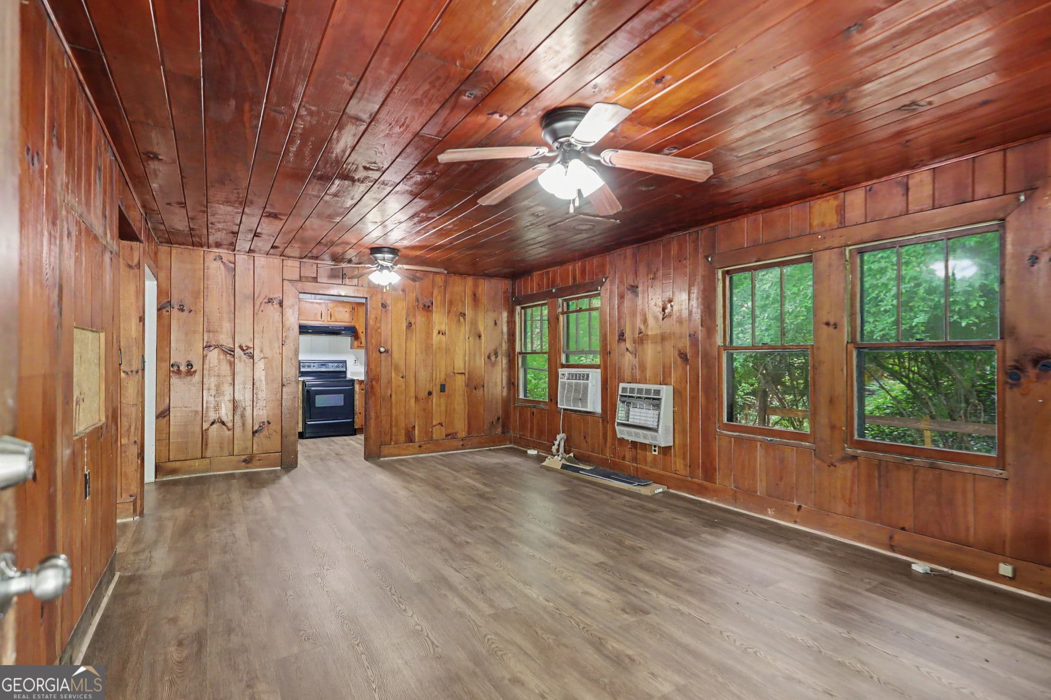 3 bedroom, 1 bathroom, 1,320 sq ft single family residence for sale at 7219 Highway 76, Clayton, GA 30525 — photo 9