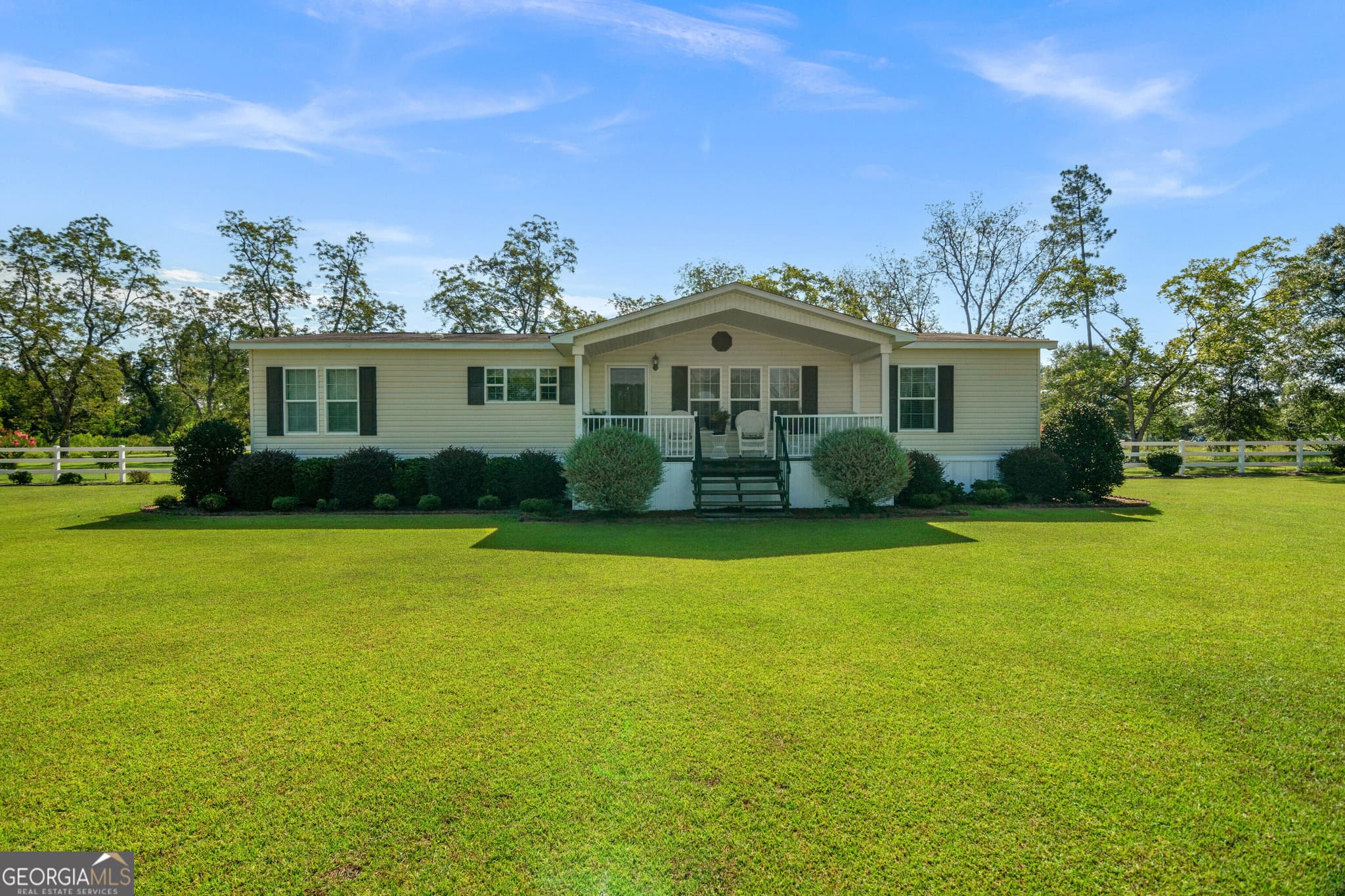 3 bedroom, 2 bathroom, 1,920 sq ft manufactured home,single family residence sold at 6084 Youmans Chapel Road, Blackshear, GA 31516