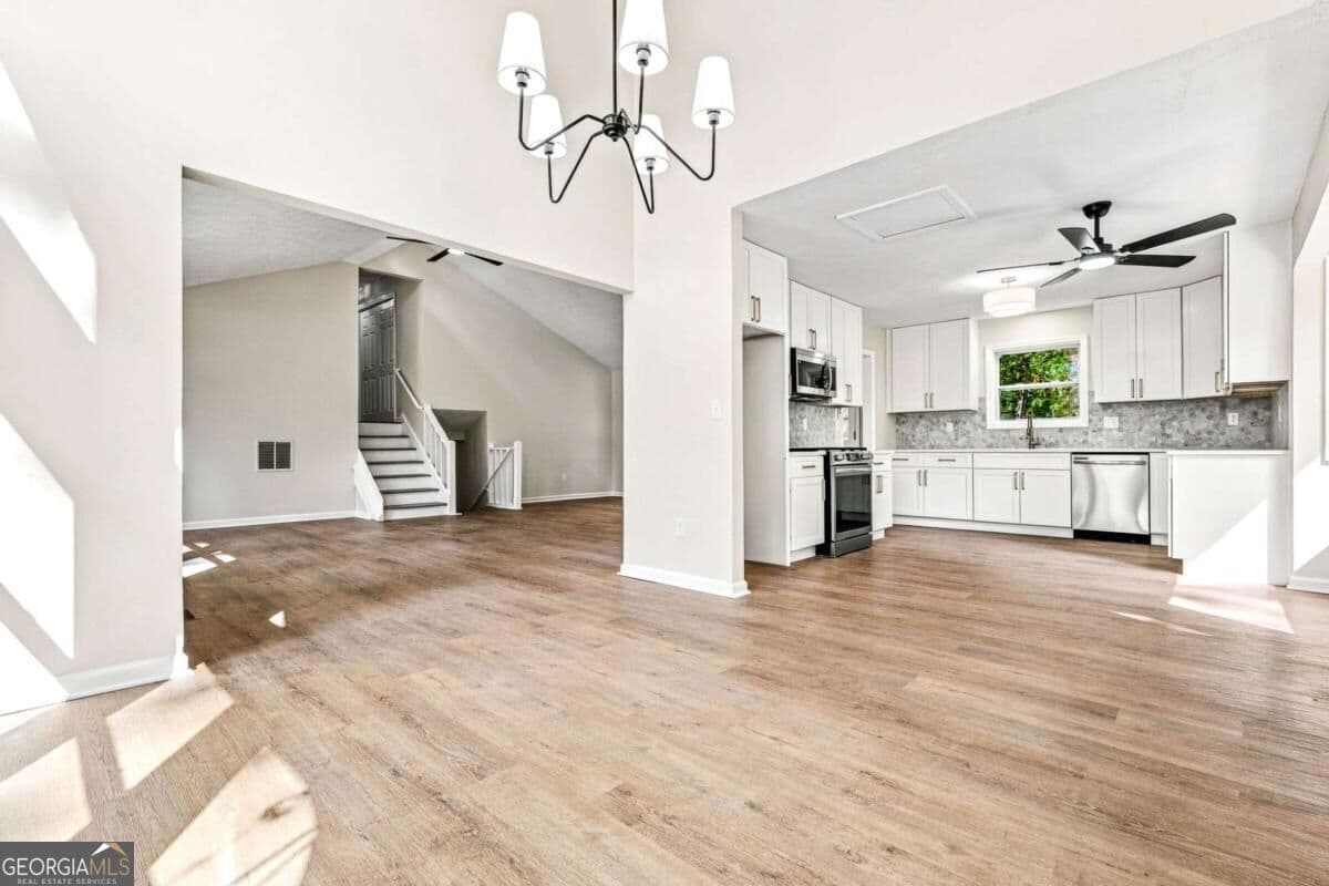 5 bedroom, 4 bathroom, 4,066 sq ft single family residence for sale at 745 Cedar Creek Way, Woodstock, GA 30189 — photo 9