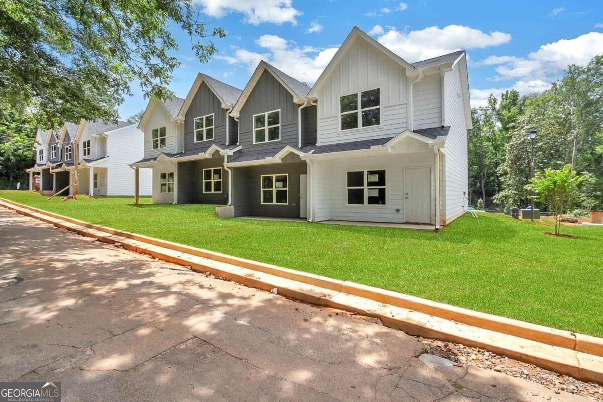 2 bedroom, 2.5 bathroom townhouse for rent at 50 S Jackson Street UNIT 102, Forsyth, GA 31029 for $1,450 a month — photo 3