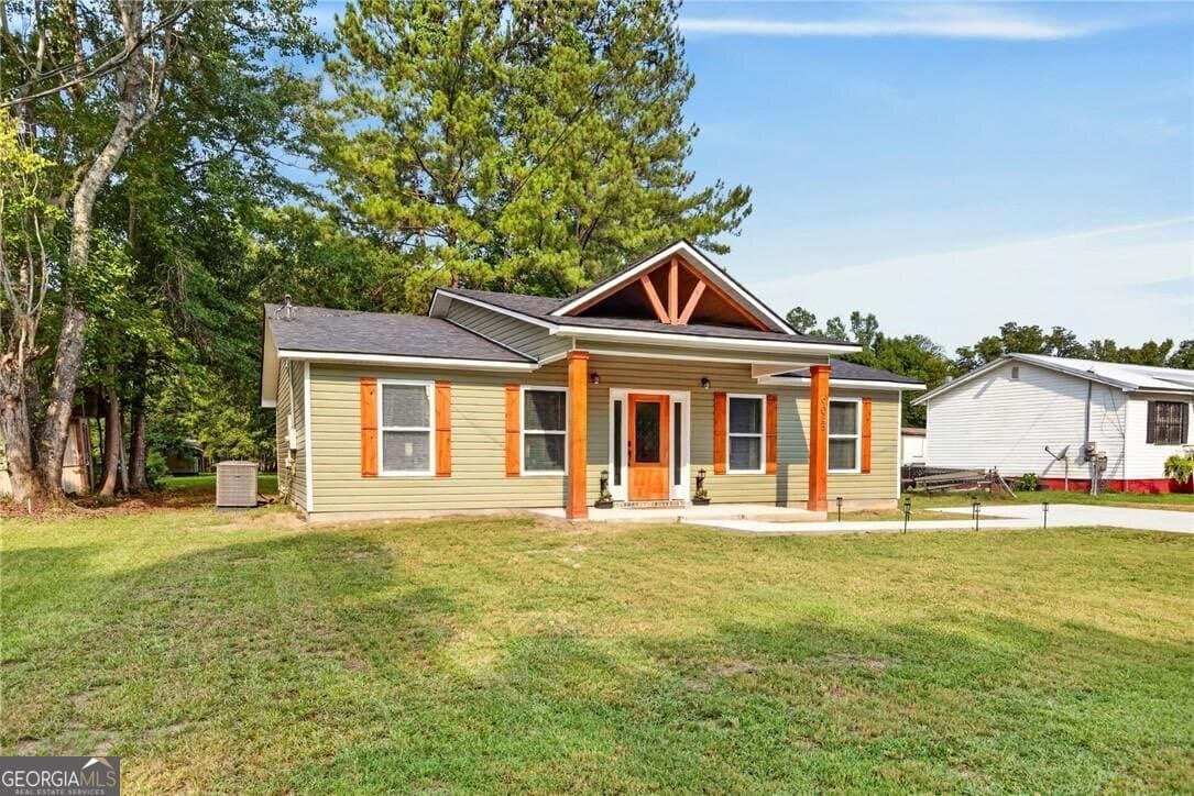 3 bedroom, 2 bathroom, 1,512 sq ft single family residence under contract at 903 B Poplar Street, Guyton, GA 31312 — photo 3