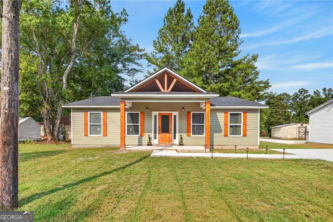 3 bedroom, 2 bathroom, 1,512 sq ft single family residence under contract at 903 B Poplar Street, Guyton, GA 31312