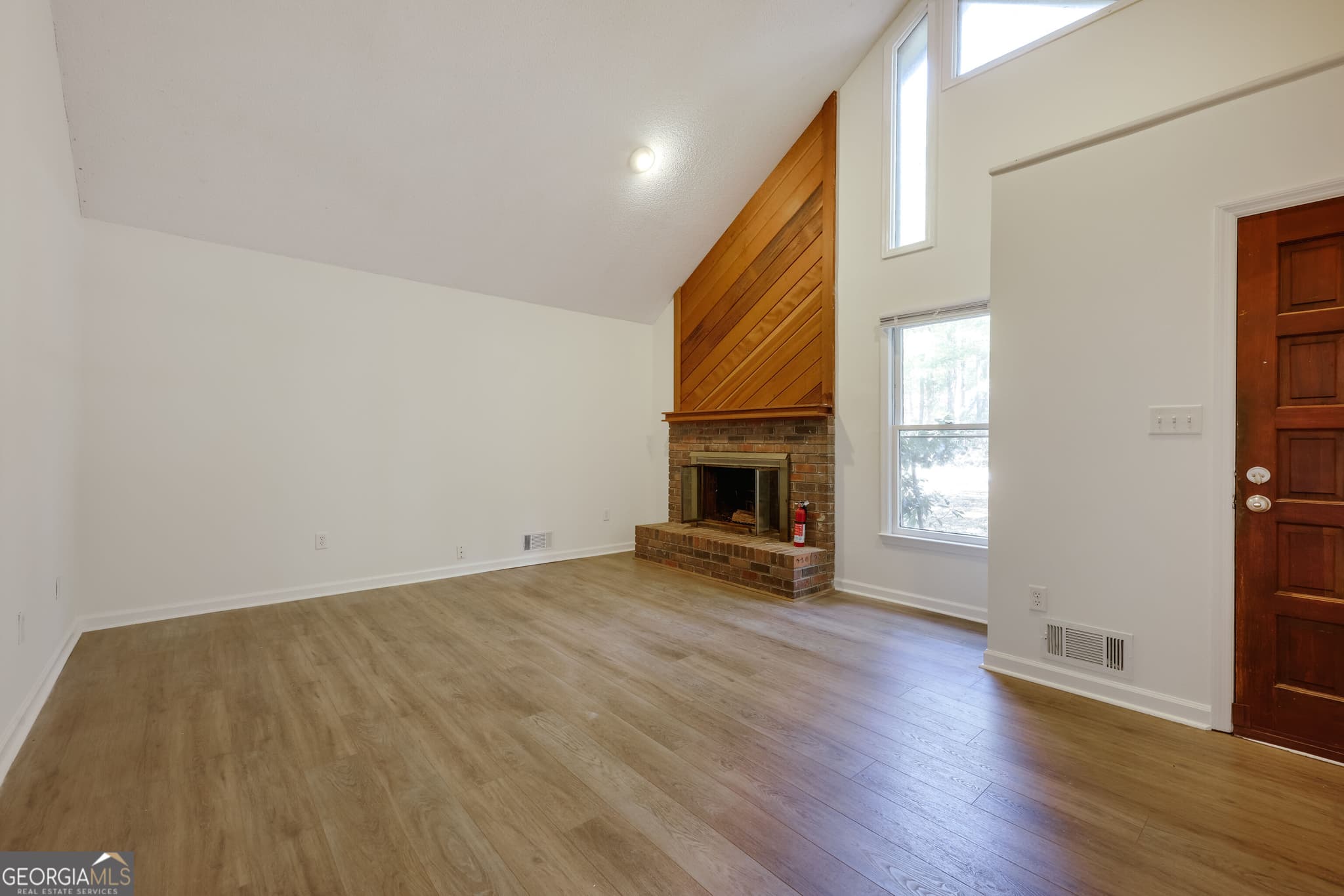 3 bedroom, 2 bathroom, 1,368 sq ft single family residence for sale at 110 Flannigans Place, Athens, GA 30605 — photo 6