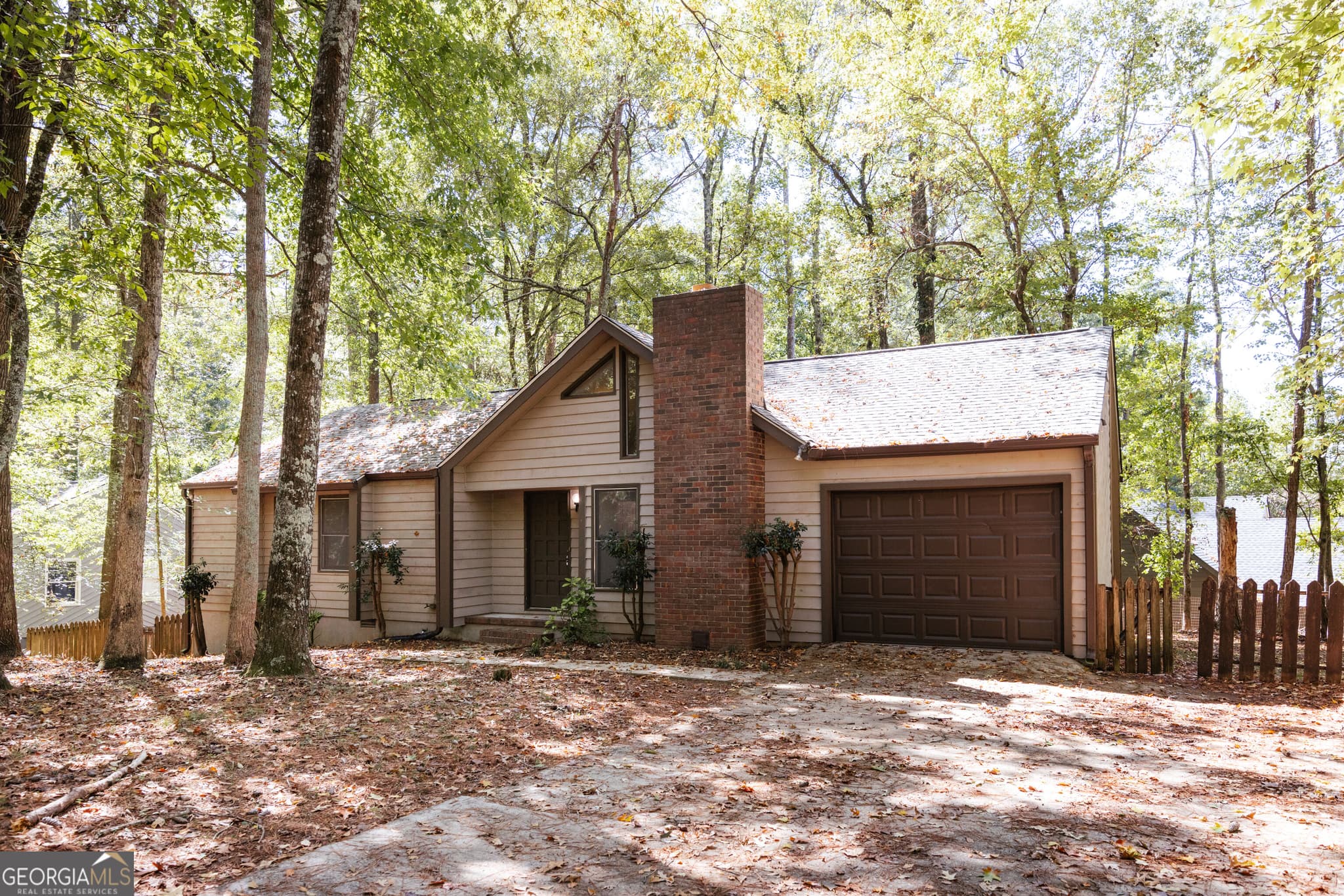 3 bedroom, 2 bathroom, 1,368 sq ft single family residence for sale at 110 Flannigans Place, Athens, GA 30605 — photo 1 of 39