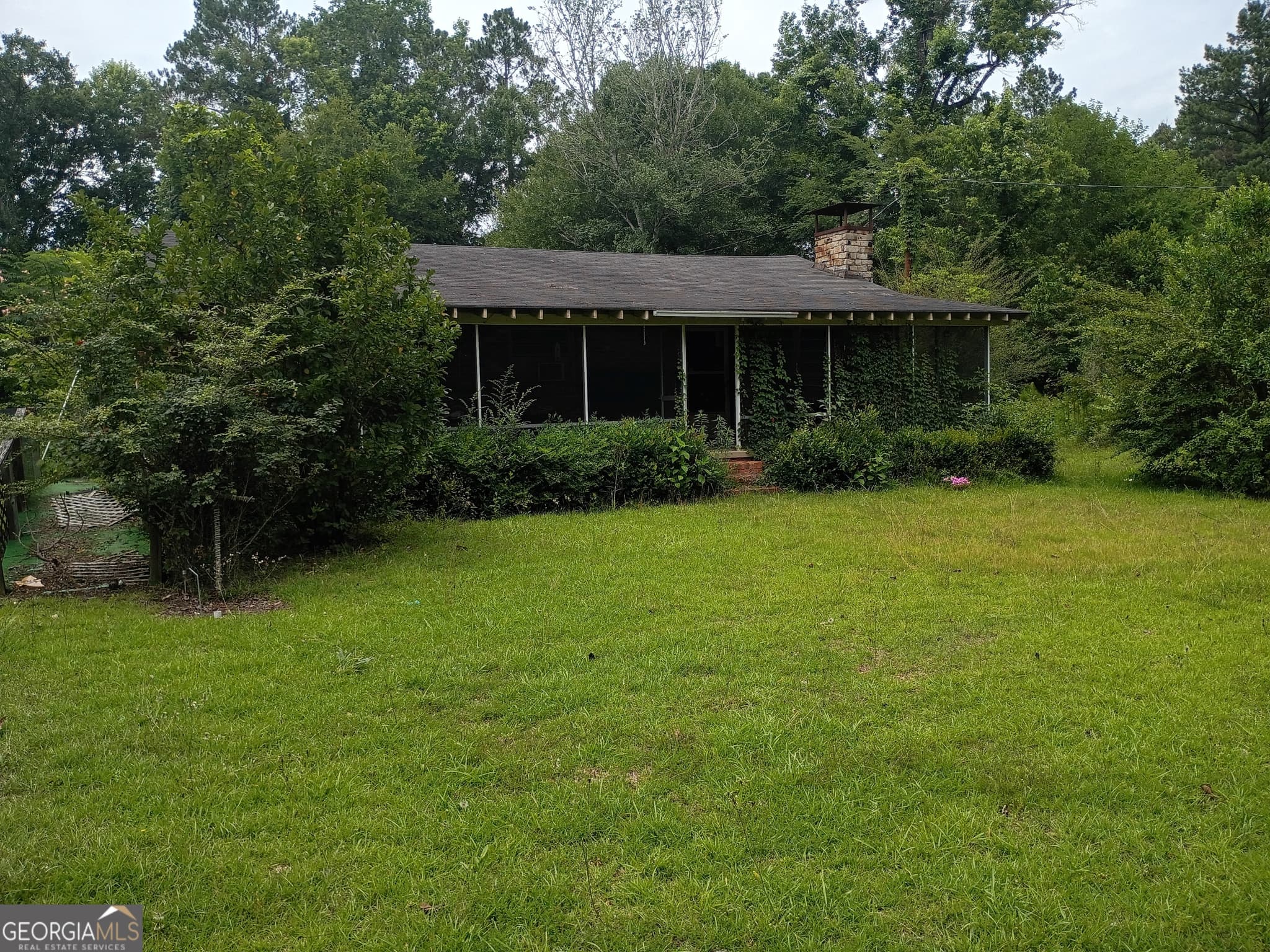 3 bedroom, 1.5 bathroom, 1,215 sq ft single family residence sold at 498 Country Club Road, Dublin, GA 31021