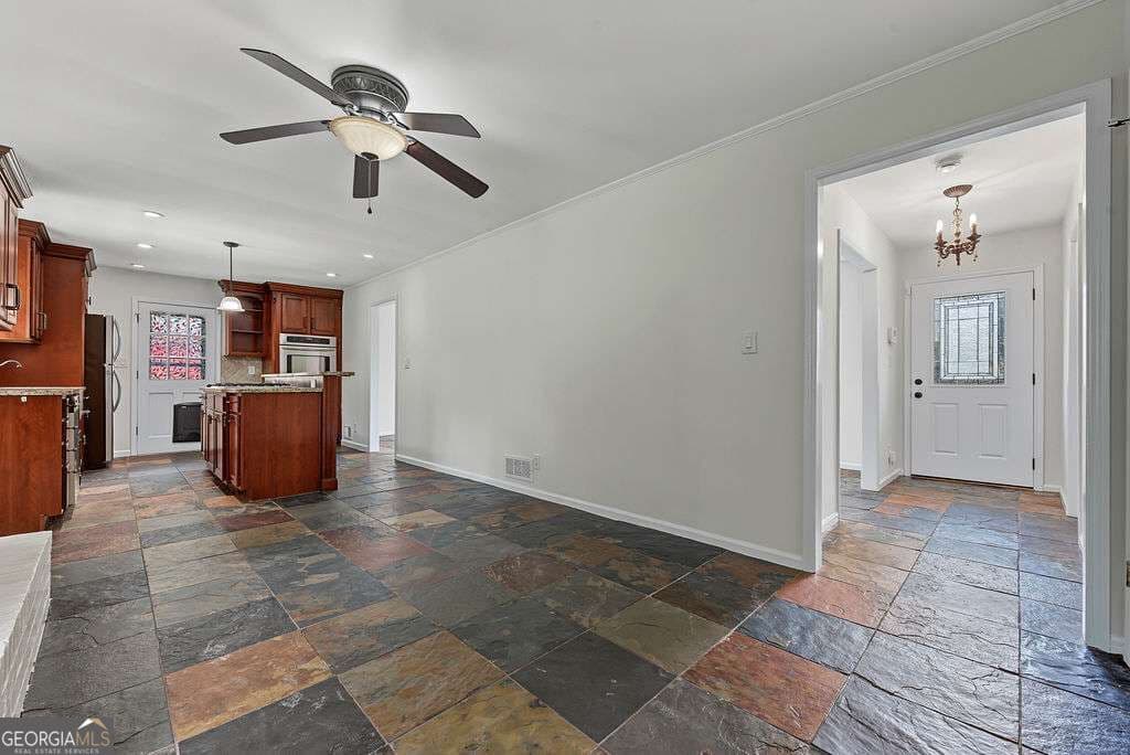 3 bedroom, 2 bathroom, 1,692 sq ft single family residence for sale at 3401 Ranch Road, Marietta, GA 30066 — photo 7