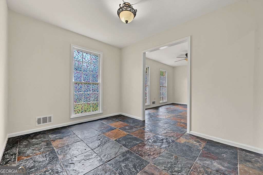 3 bedroom, 2 bathroom, 1,692 sq ft single family residence for sale at 3401 Ranch Road, Marietta, GA 30066 — photo 5