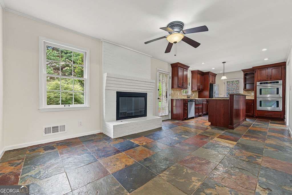 3 bedroom, 2 bathroom, 1,692 sq ft single family residence for sale at 3401 Ranch Road, Marietta, GA 30066 — photo 8