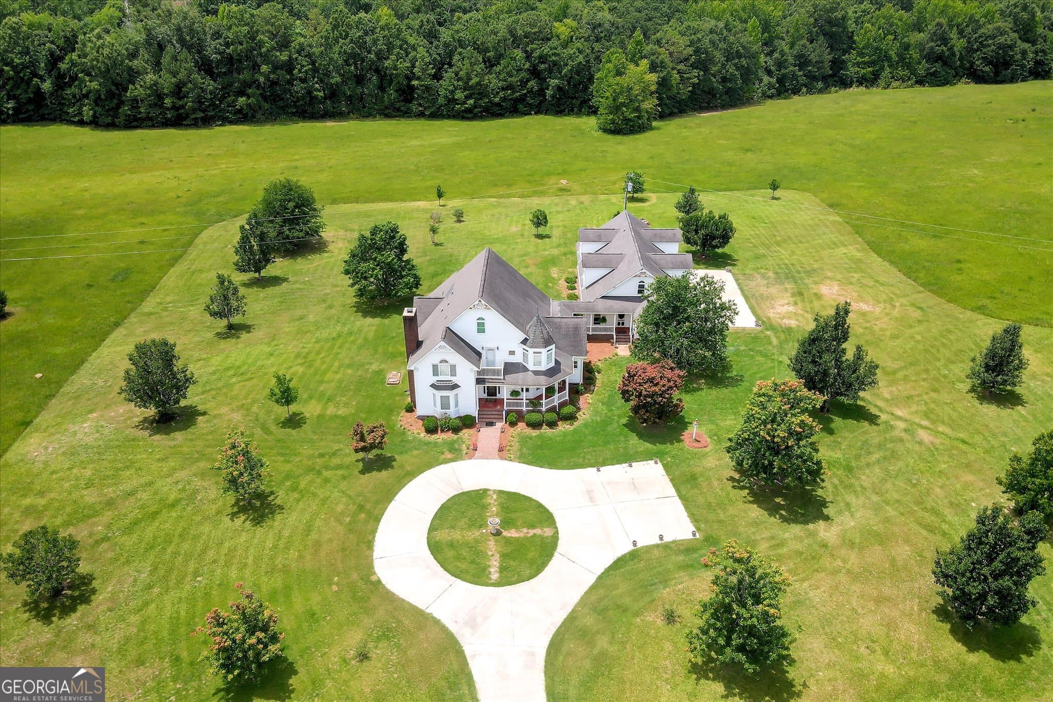 6 bedroom, 5.5 bathroom, 4,896 sq ft single family residence for sale at 1229 Elberton Highway, Lincolnton, GA 30817 — photo 4