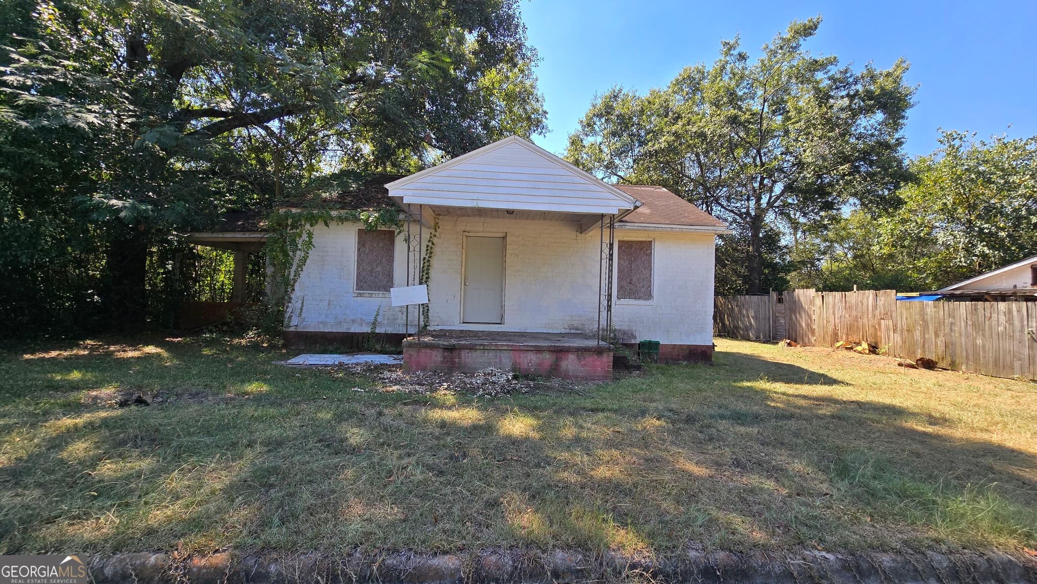 3 bedroom, 1 bathroom, 1,440 sq ft single family residence for sale at 970 Toombs Street, Macon, GA 31206 — photo 2